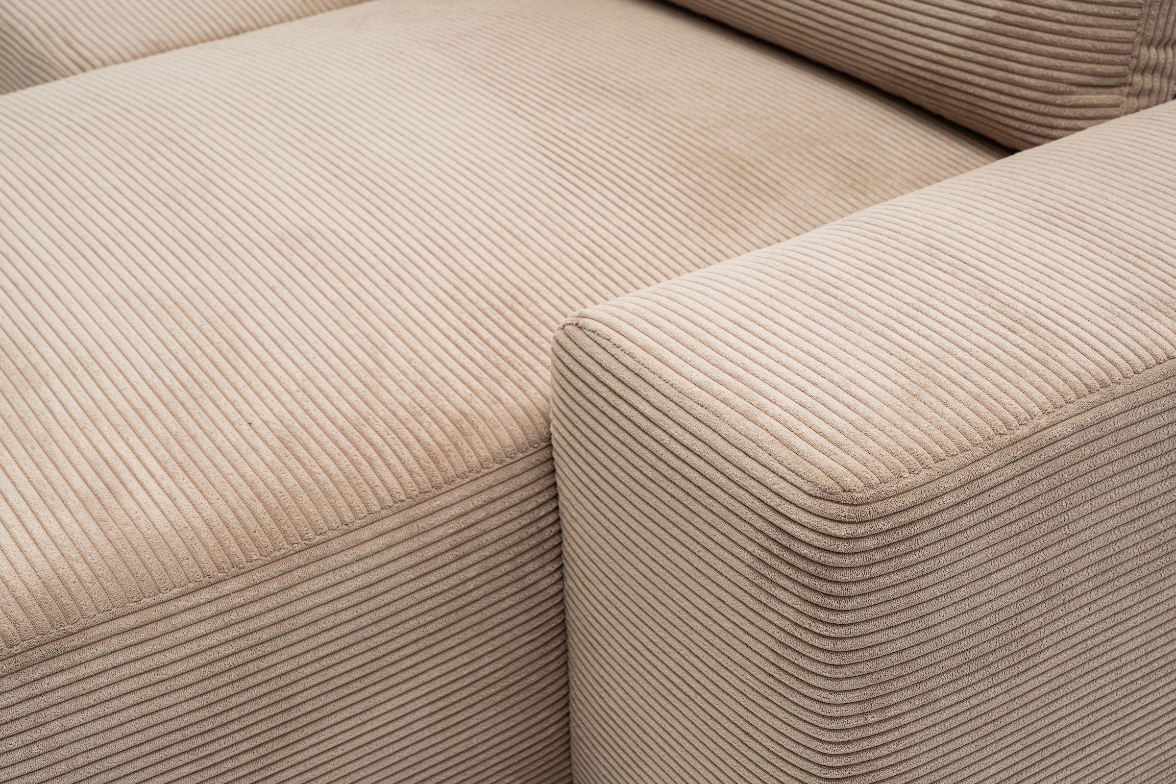 WERK2 Ecksofa »Amsterdam, zeitlos und elegant, Breite 300cm, L-Form«, Design Ecksofa mit hohem Komfort, Schlaffunktion & Bettkasten