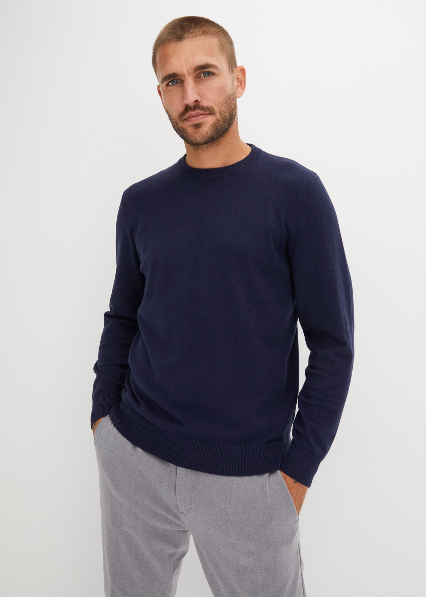 bonprix Strickpullover aus Baumwolle und Polyamid, mit Rundhalsausschnitt, Regular Fit