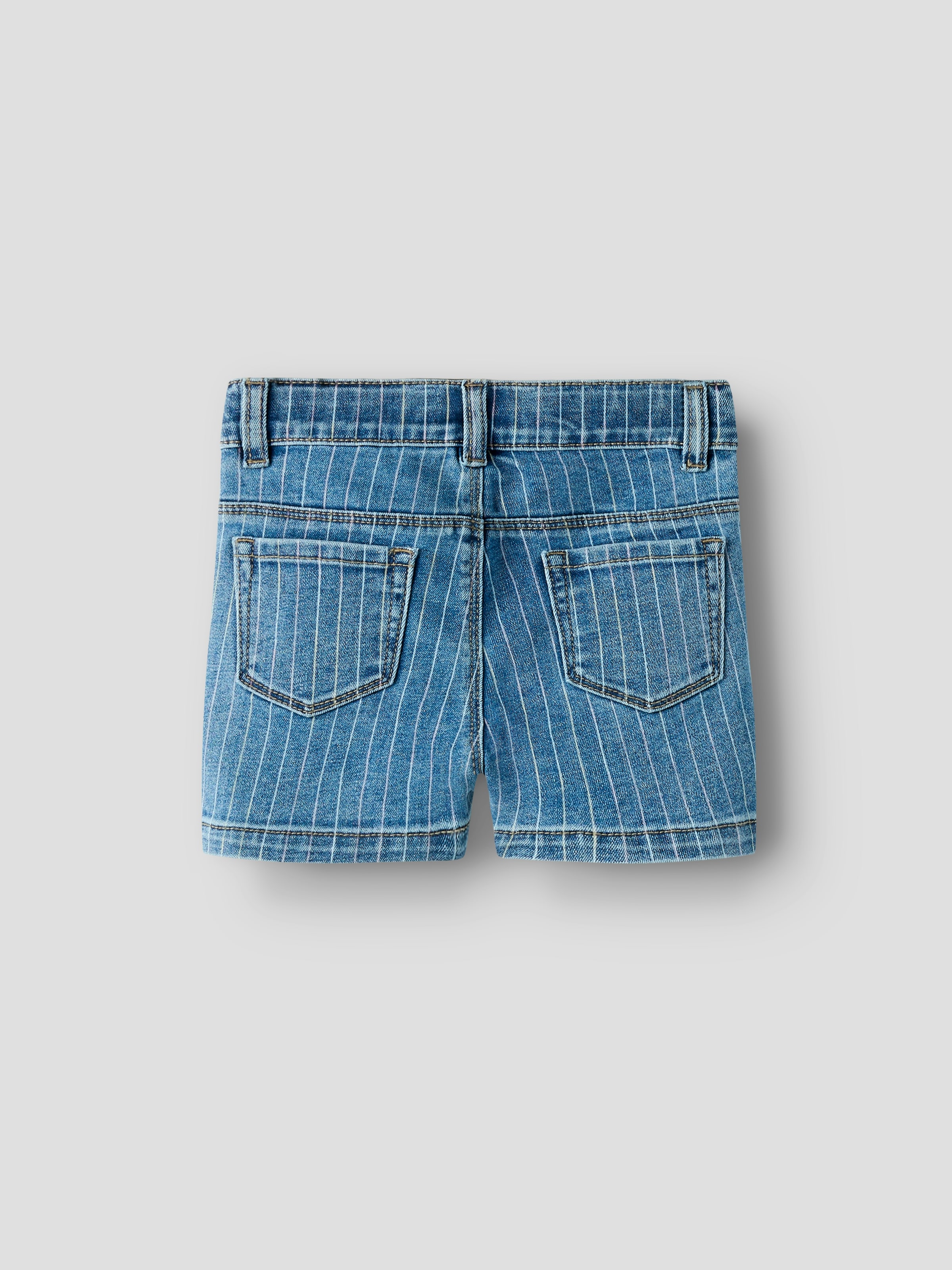Name It Jeansshorts »NMFSALLI SLIM DNM SHORTS 3555-ON NOOS« Denim Baumwollmischung,  leichte Used Effekte, Allover Druck