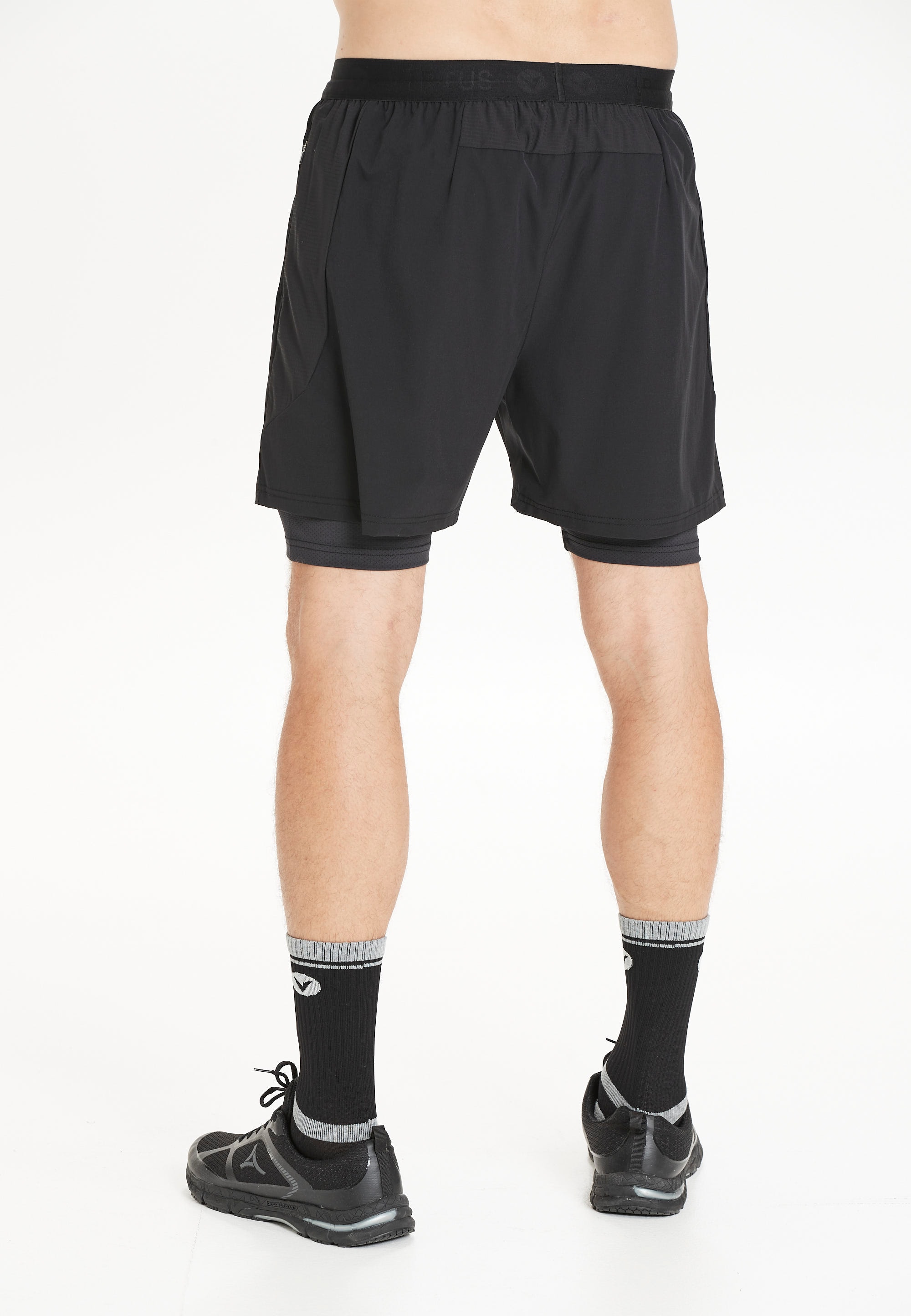 Virtus Shorts »Dylan«, aus atmungsaktivem 4-Wege-Stretch