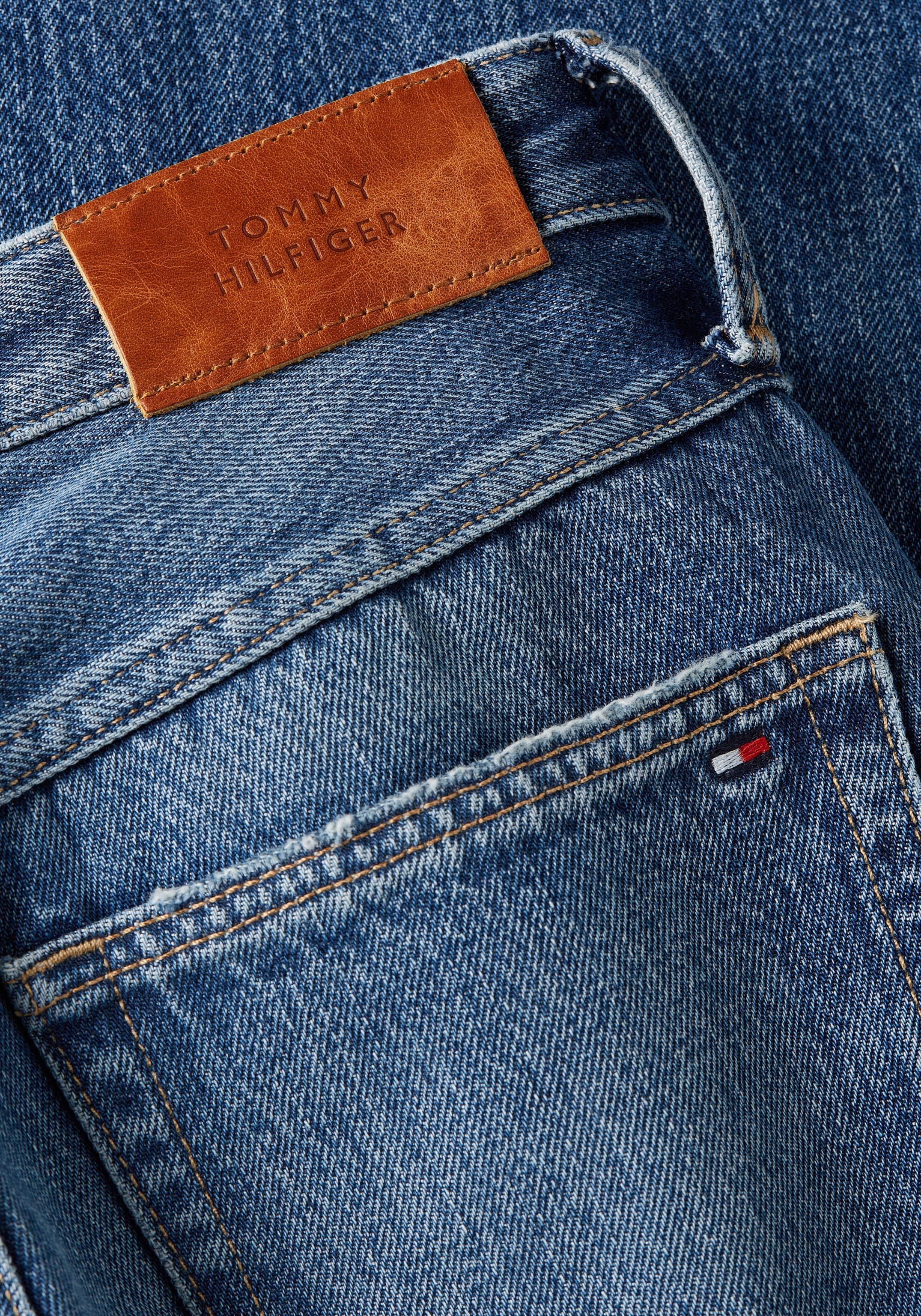 Tommy Hilfiger Straight-Jeans »RELAXED STRAIGHT HW BETH«, mit Tommy Hilfiger Logo-Badge