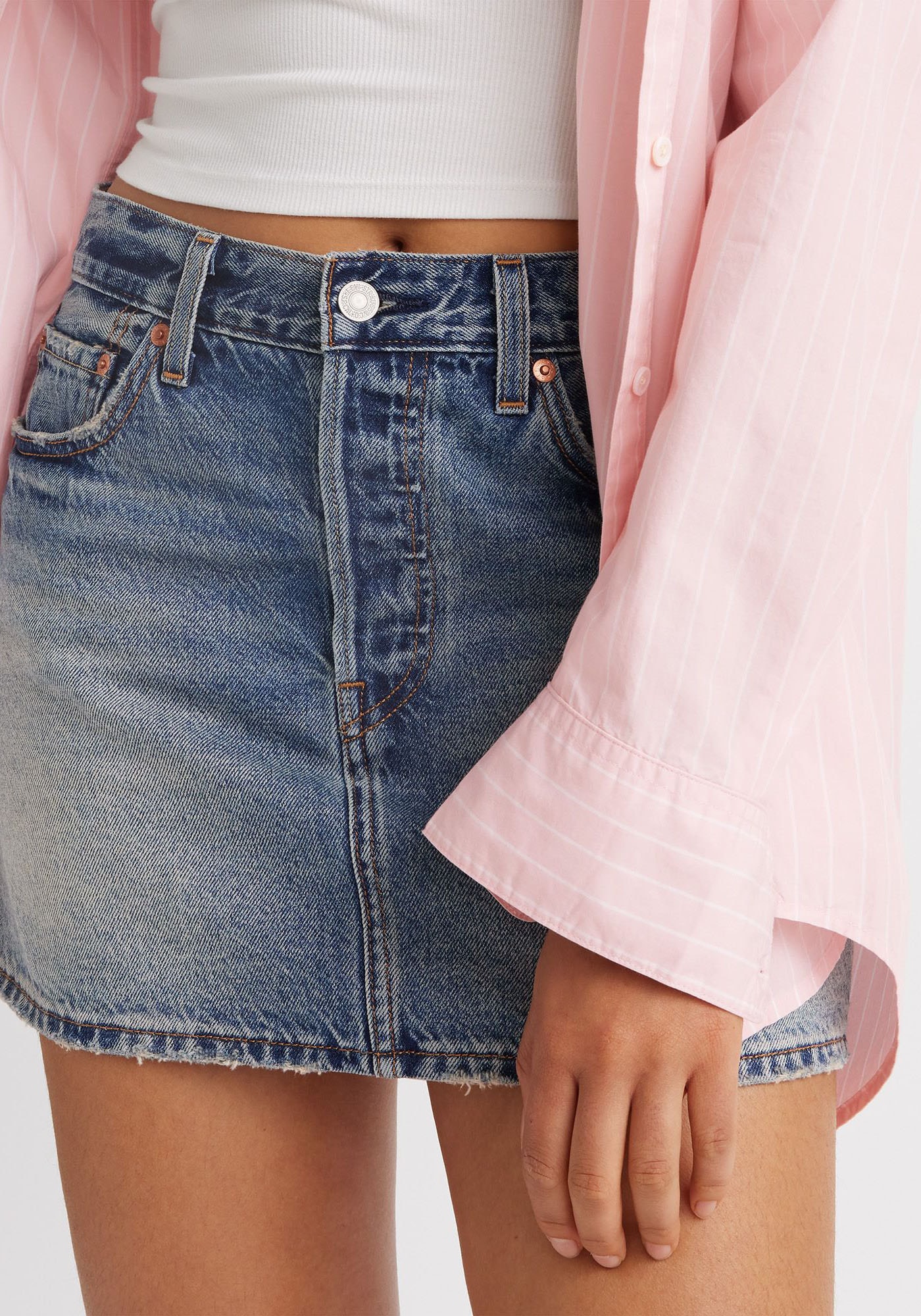 Levi's® Jeansrock »ICON SKIRT«, mit Used-Effekten und ausgefransten Kanten