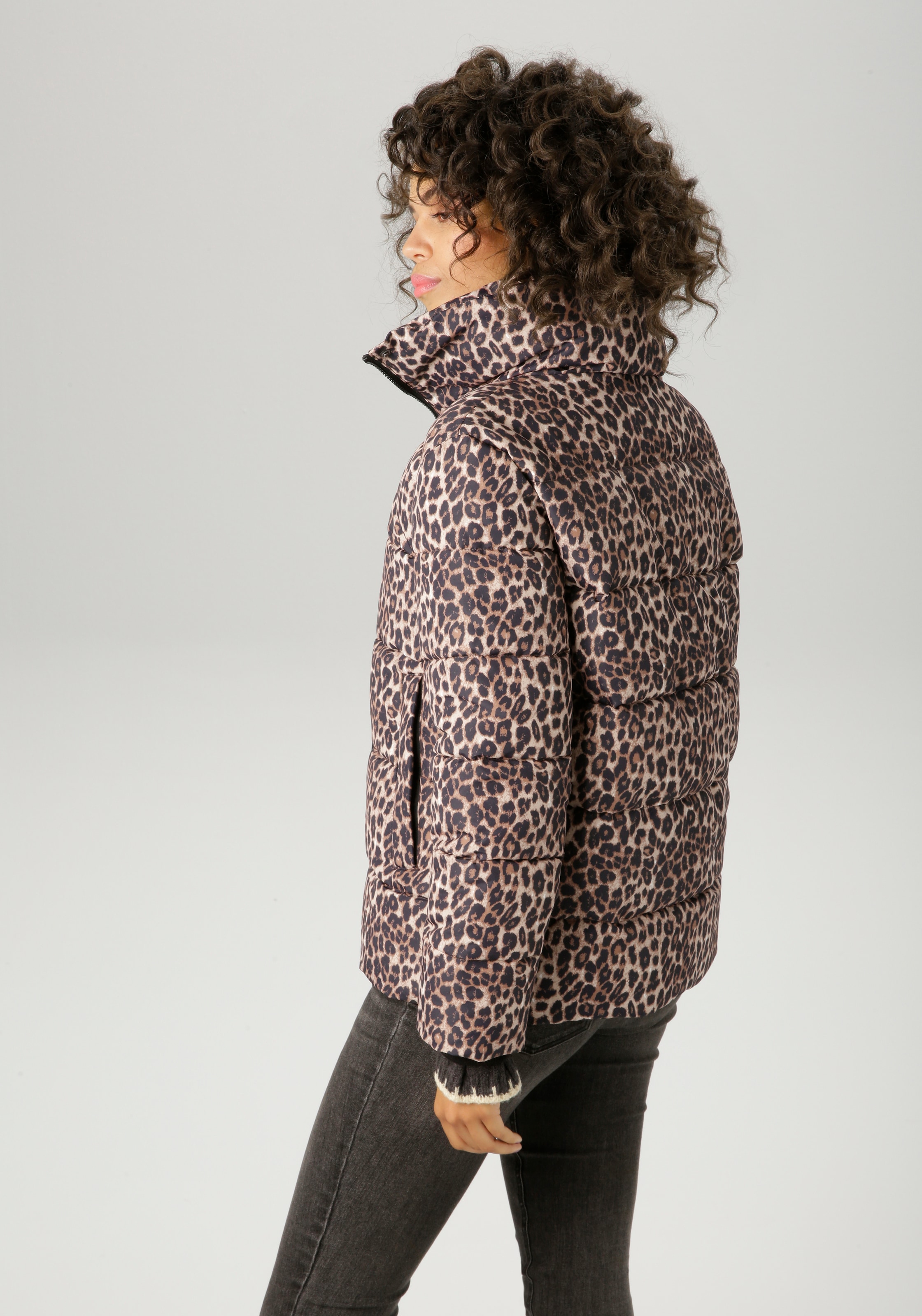 Aniston CASUAL Steppjacke, im trendigen Leo-Print - NEUE KOLLEKTION