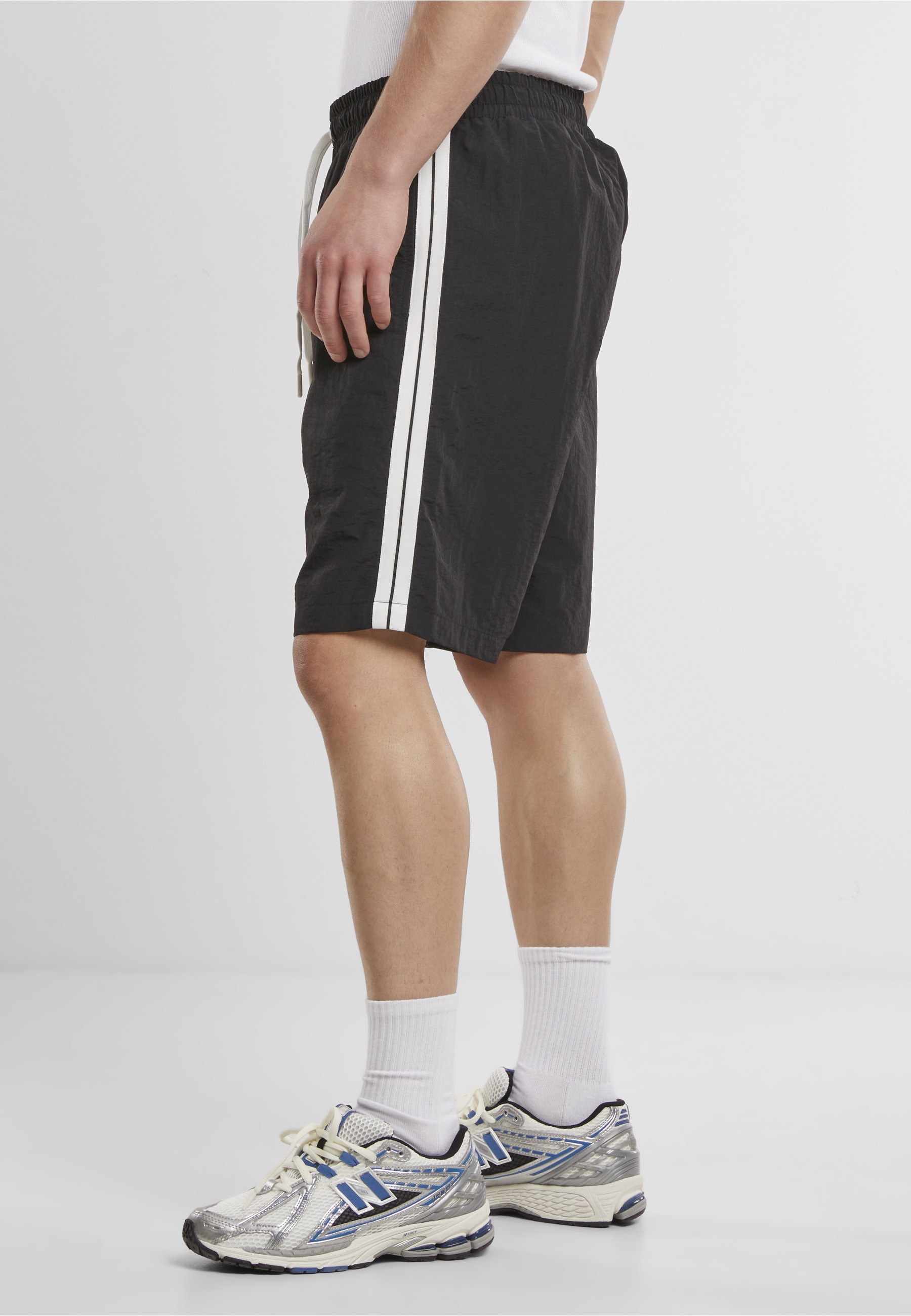 URBAN CLASSICS Badeshorts »Urban Classics Board Shorts With Patched Stripe«
