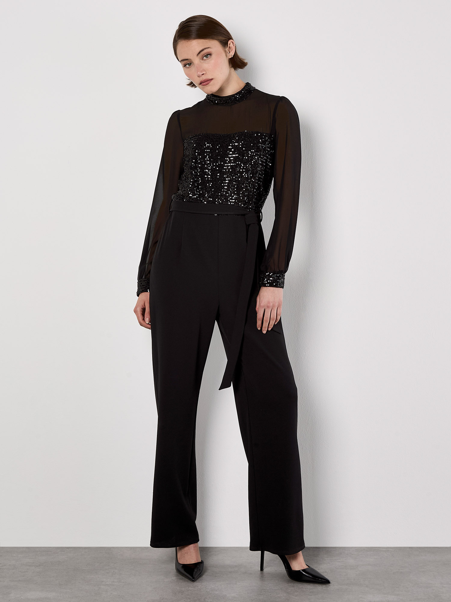 Apricot Jumpsuit "Jumpsuit mit Paillettenverzierung" mit Semitransparenz