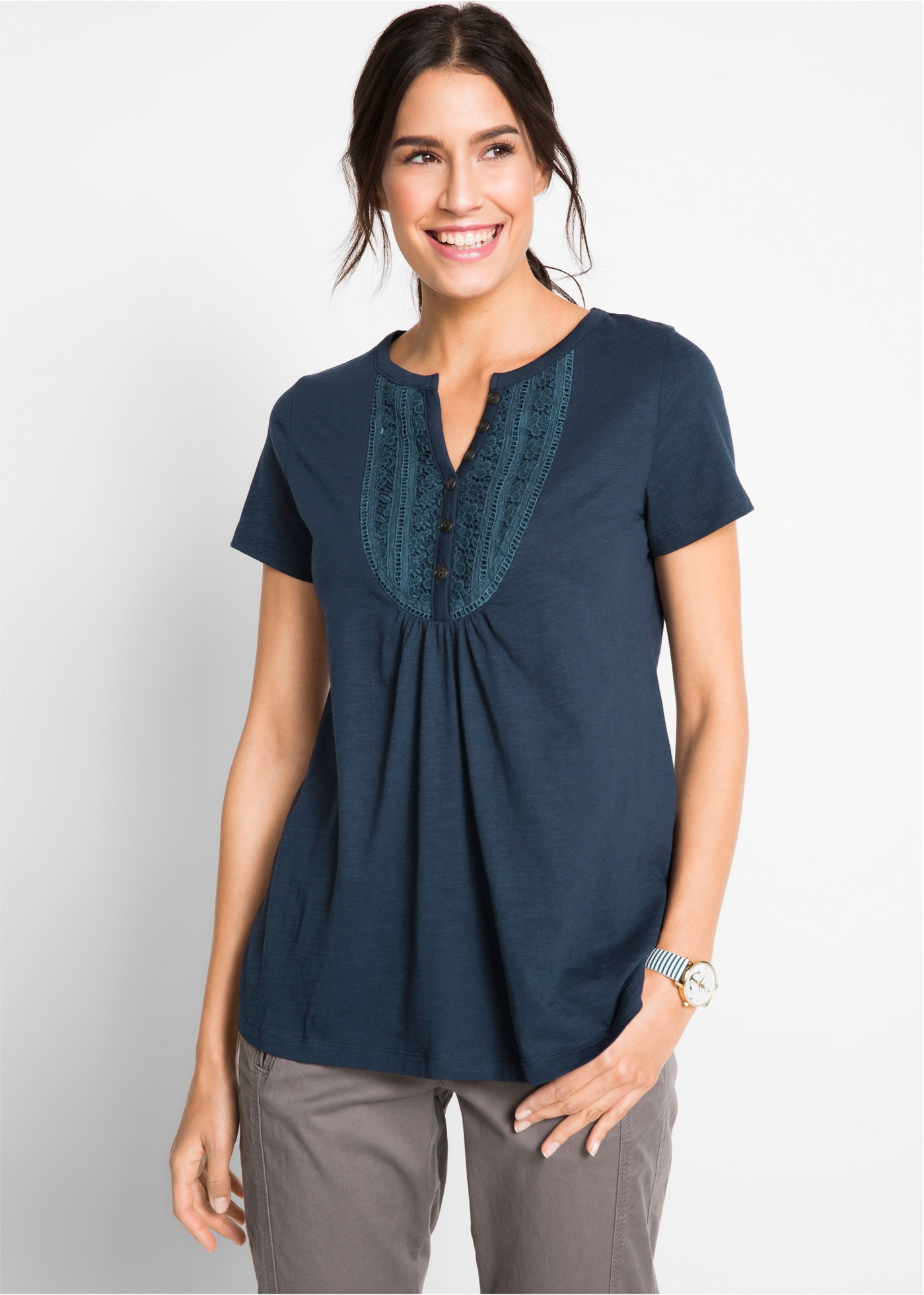 bonprix T-Shirt leicht ausgestellte Passform, Rundhals-Ausschnitt mit Zierk günstig online kaufen