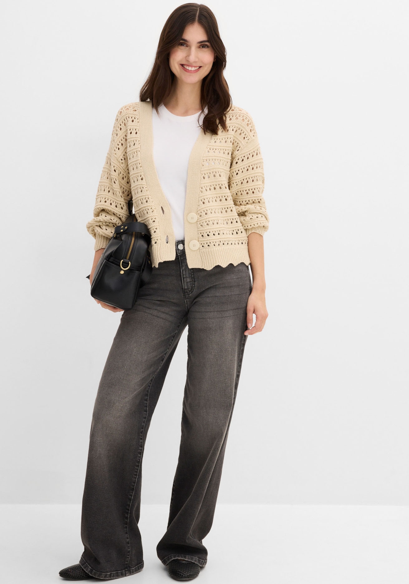 bonprix Ajourstrickjacke Oversize-Passform, mit Lochstrickmuster, im Casual Stil