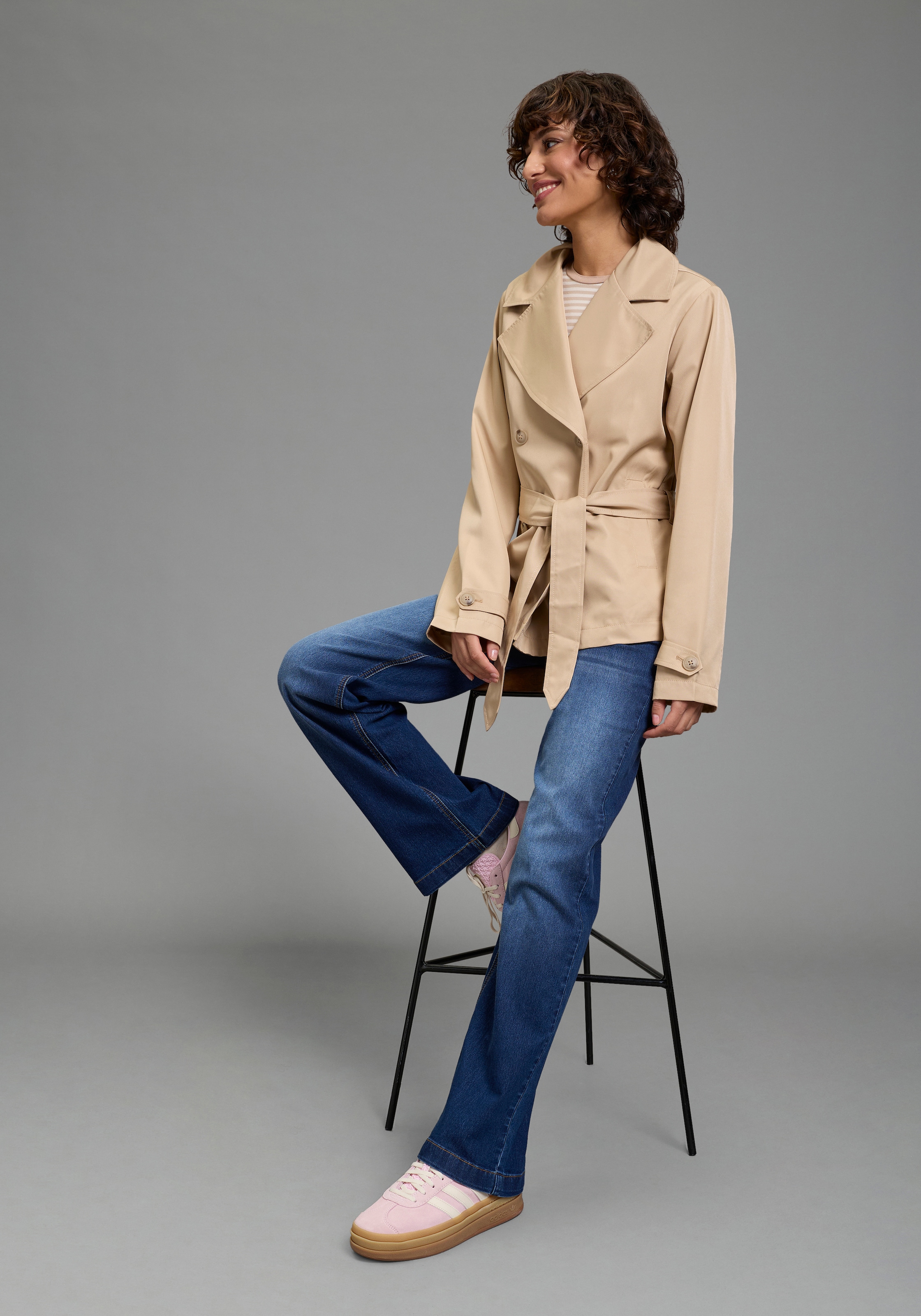 Laura Scott Kurzjacke kurzer Trenchcoat, Übergangsjacke, zweireihiger Verschluss