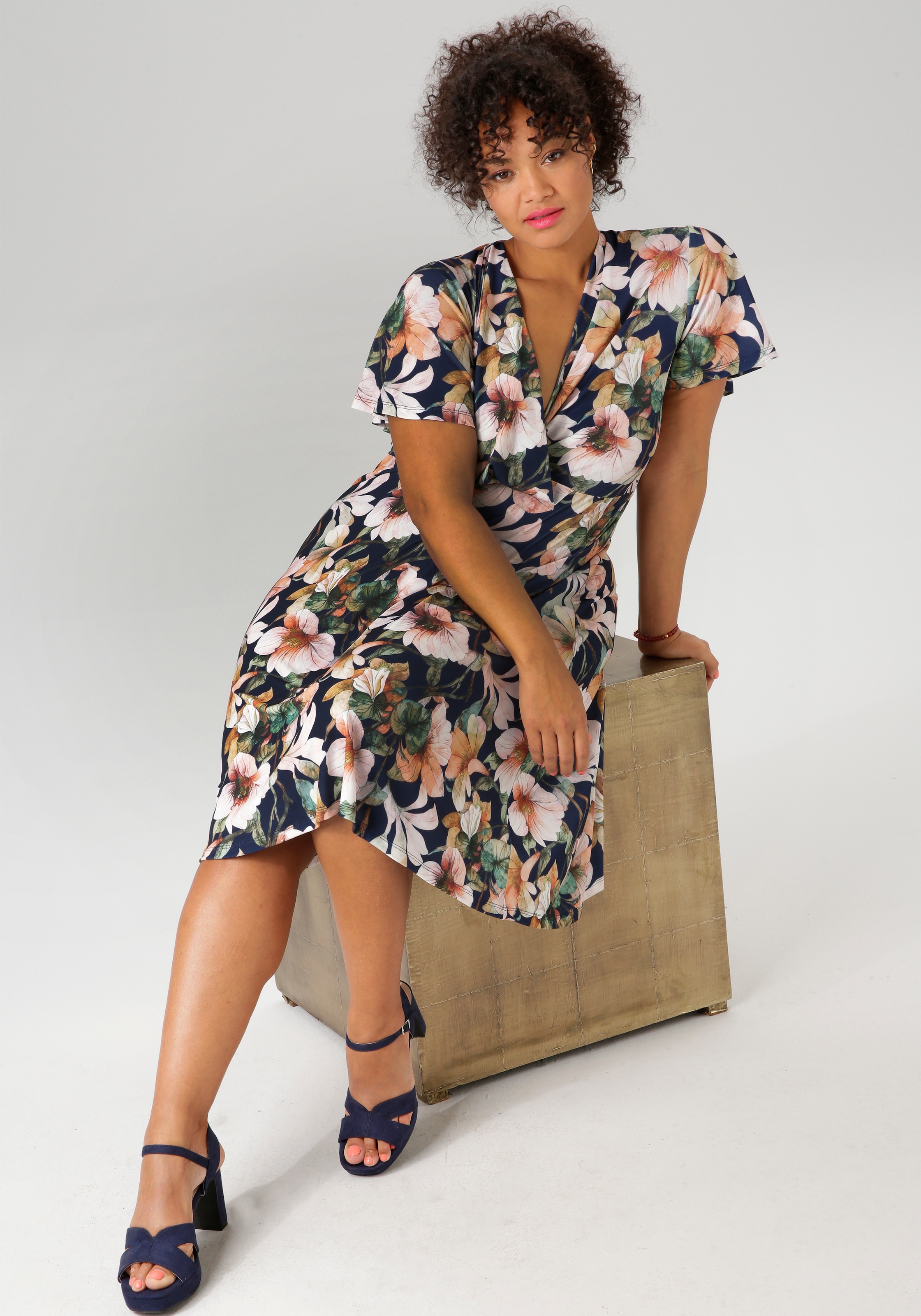 Aniston PLUS Jerseykleid, mit V-Ausschnitt in Wickeloptik - NEUE KOLLEKTION