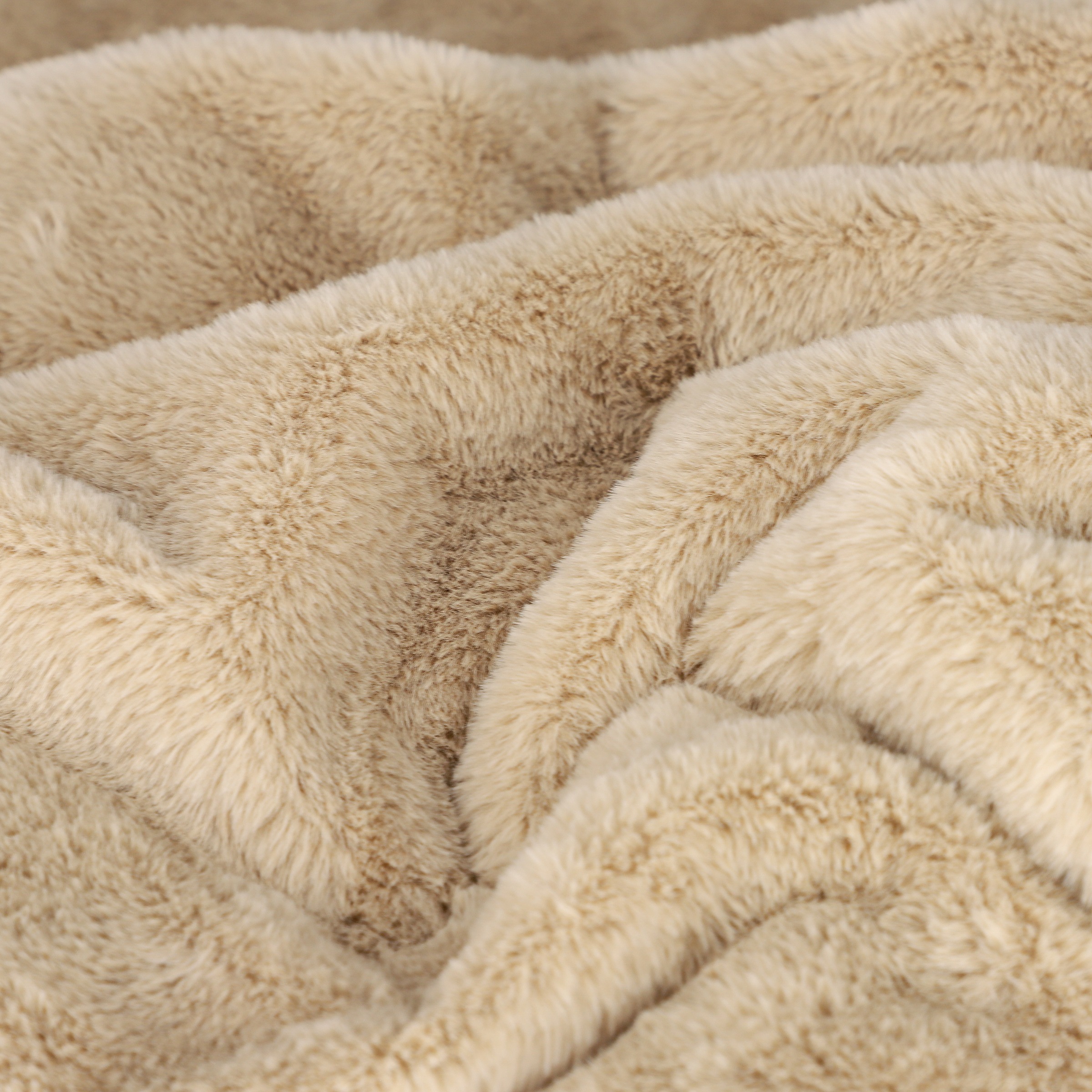 SCHÖNER WOHNEN-Kollektion Wohndecke »Chic« aus kuschligem Kunstfell