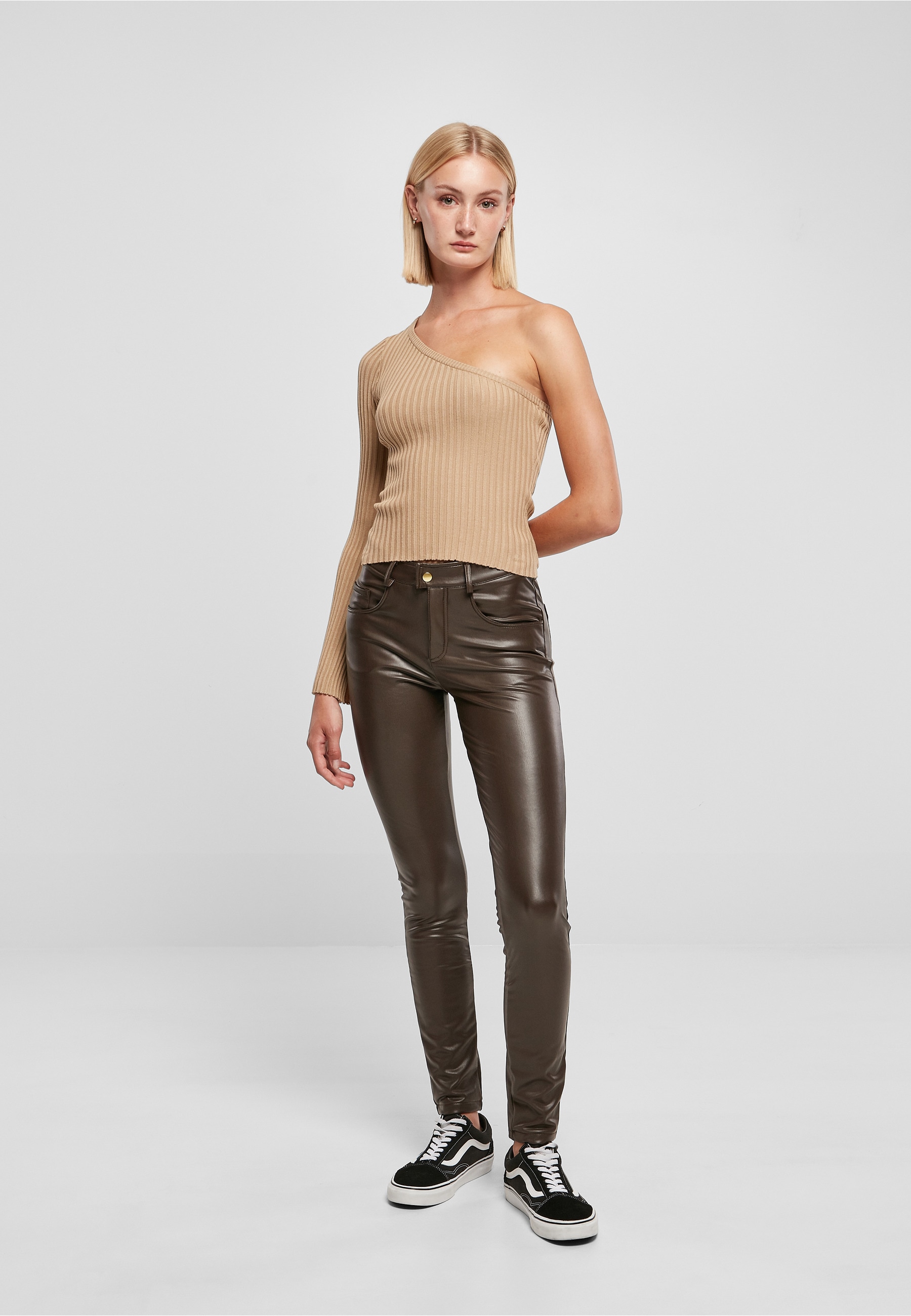 URBAN CLASSICS Fleecepullover »Urban Classics Damen Ladies Short Rib Knit One Sleeve Sweater«, 1 Stk.
