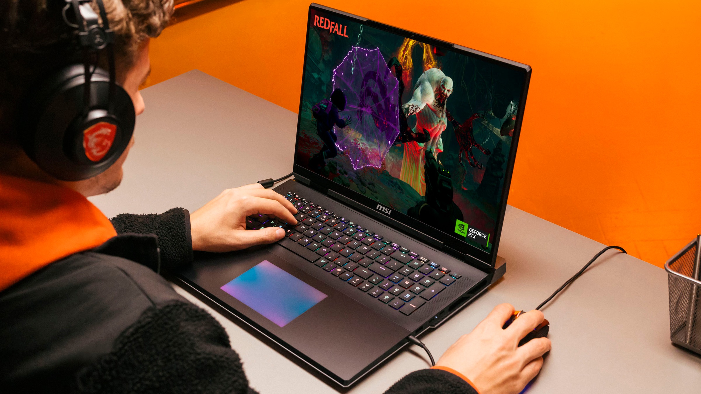 MSI Gaming-Notebook »Titan 18 HX AI A2XWJG-656«, 45,8 cm, / 18 Zoll, Intel, Core Ultra 9, GeForce RTX 5090, 2000 GB SSD