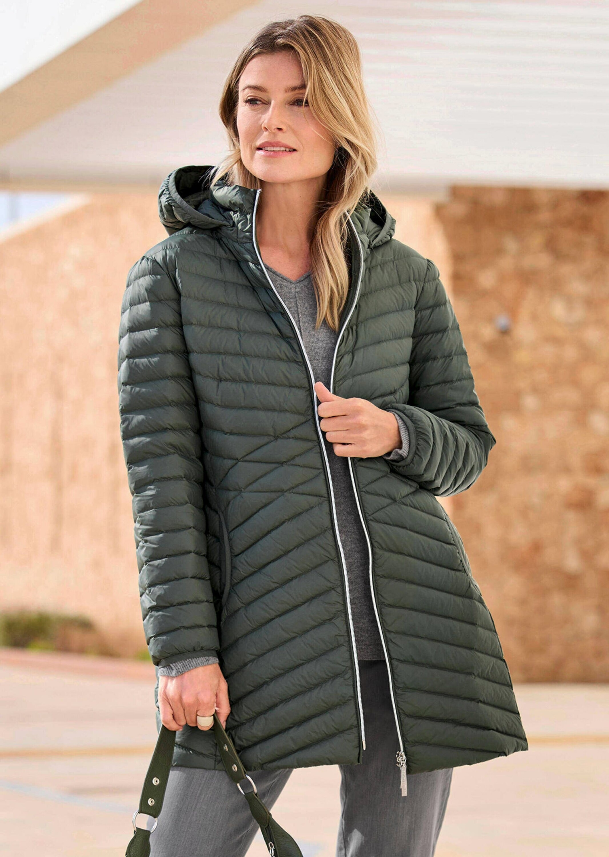 GOLDNER Winterjacke »Daunenmantel mit femininer Steppung«