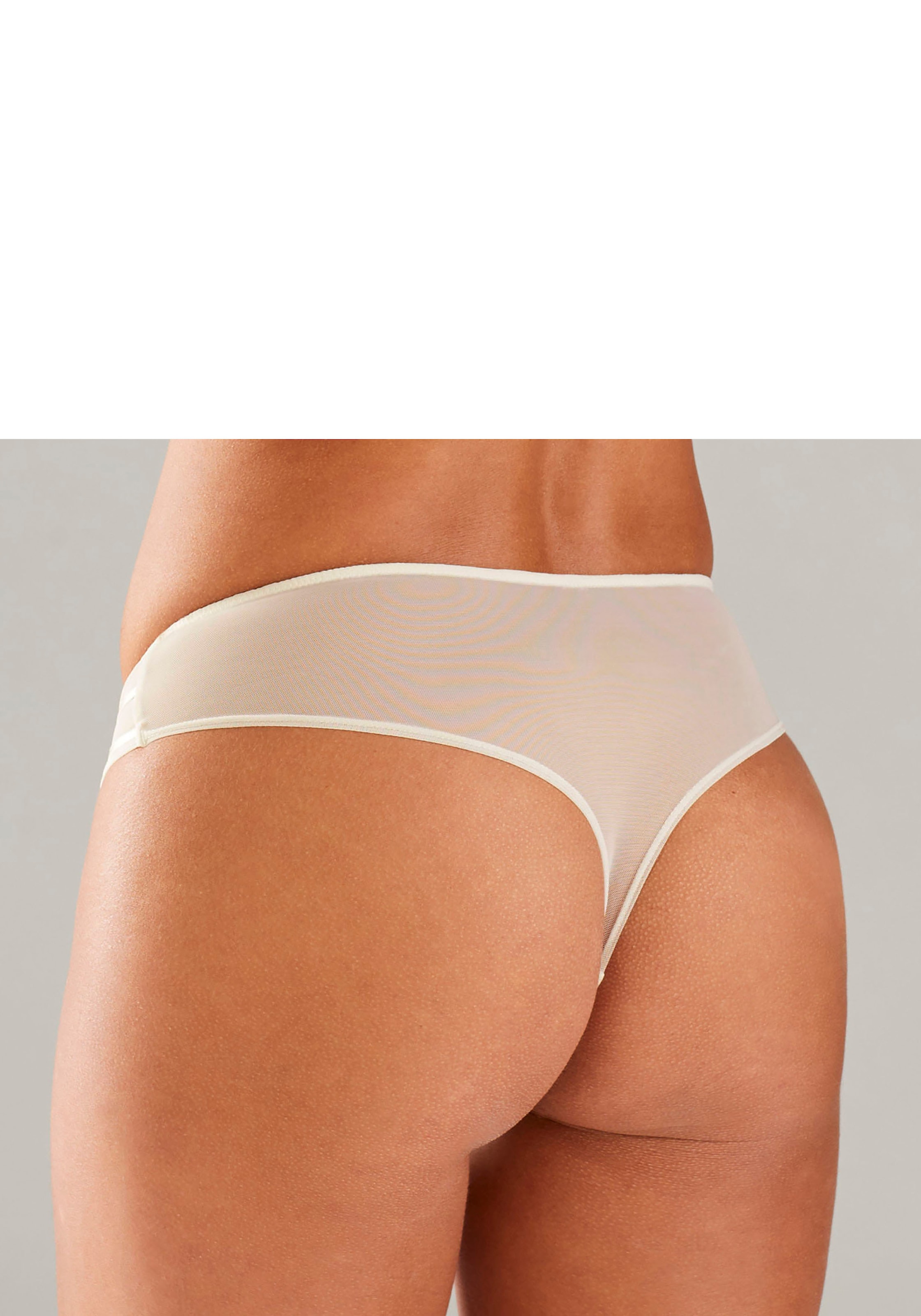 Vivance Stringpanty »Francesca«, mit feinem Herzaccessoire