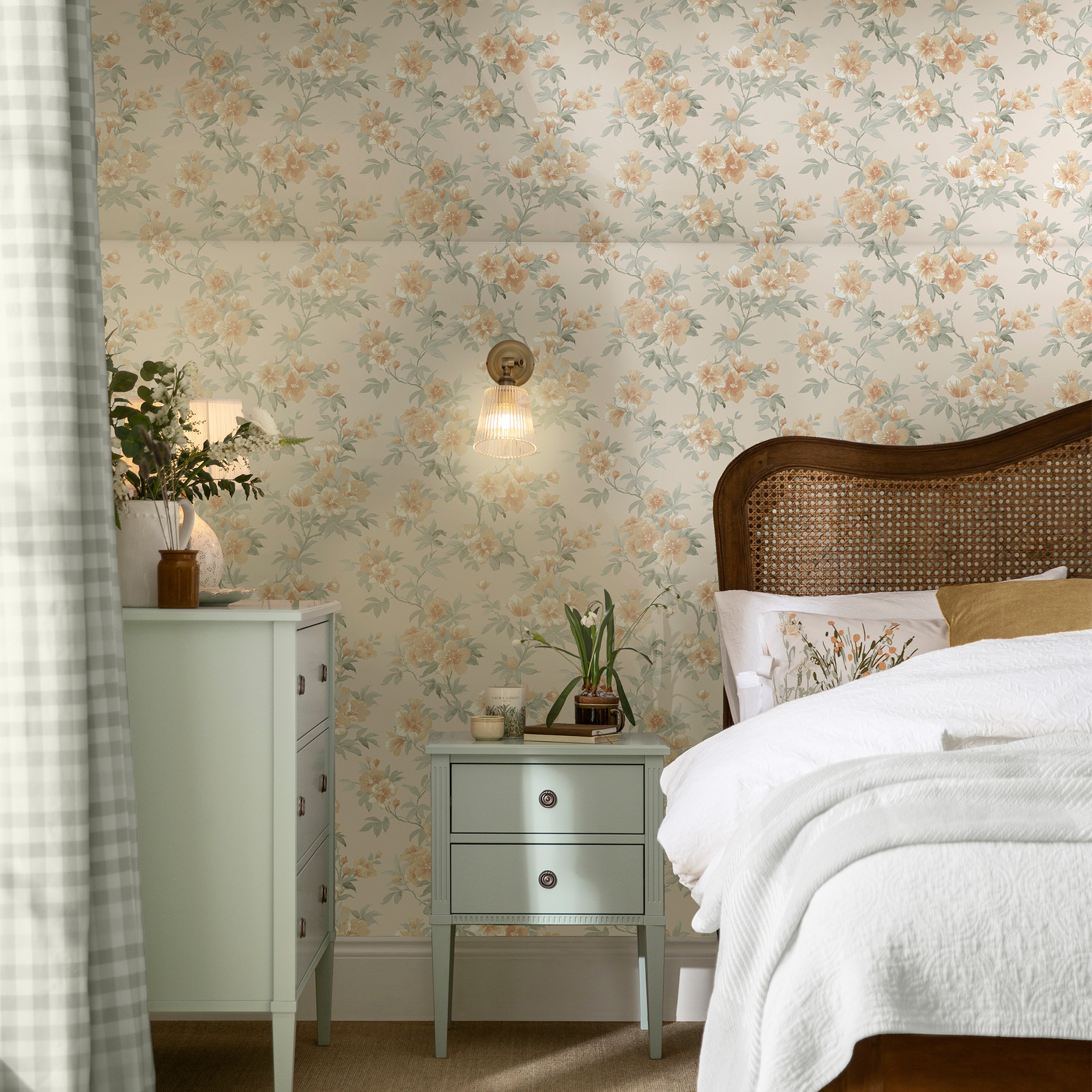 Laura Ashley Vliestapete "Rosamund Apricot" Geblümt Glatt 10mx52cm (ca. 5m2)