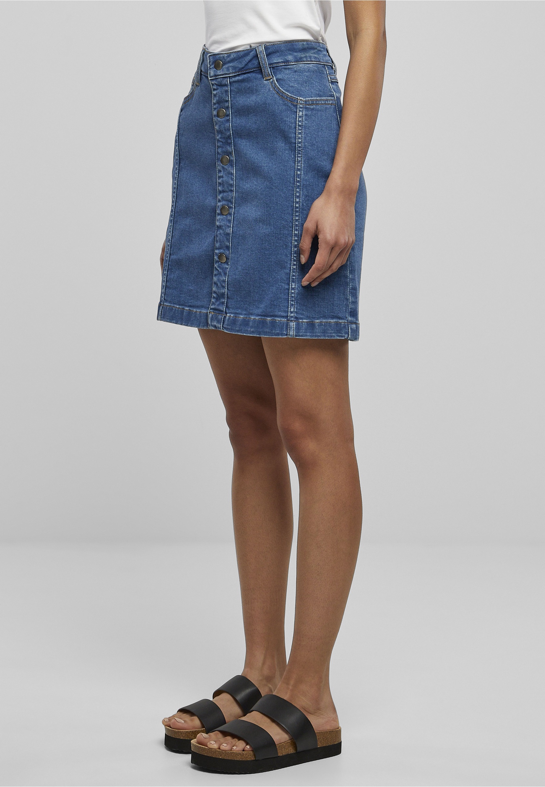URBAN CLASSICS Sommerrock »Urban Classics Damen Ladies Organic Stretch Button Denim Skirt« 1 Stk.