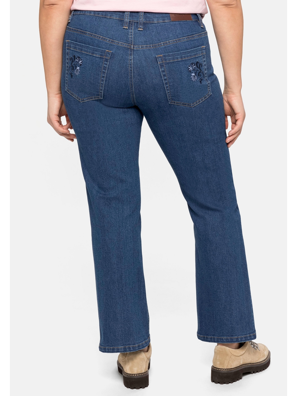 Sheego Bootcut-Jeans »Große Größen«, bestellen mit für | im Trachtenlook BAUR abknöpfbarem Latz