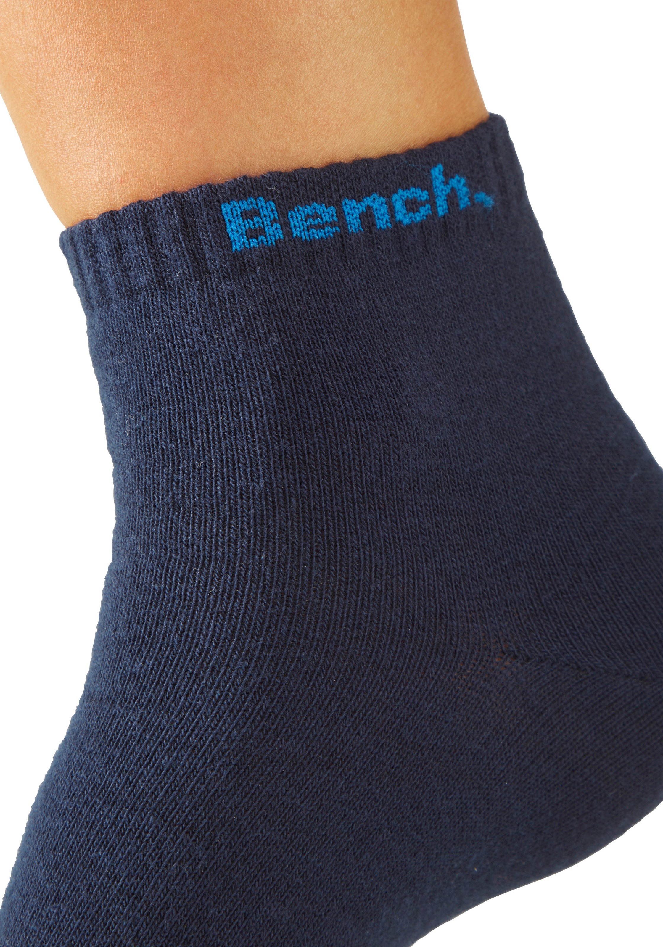 Bench. Sneakersocken Packung, 6 Paar tlg. Sneakersocken mit klassischem Logoschriftzug