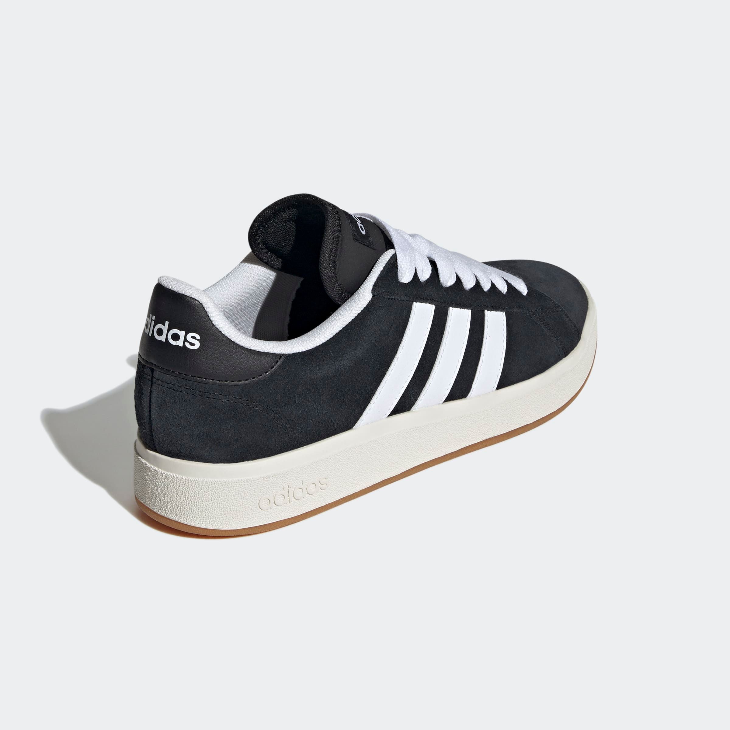 adidas Sportswear Sneaker »GRAND COURT BASE 00S«, Design auf den Spuren des adidas Campus 00