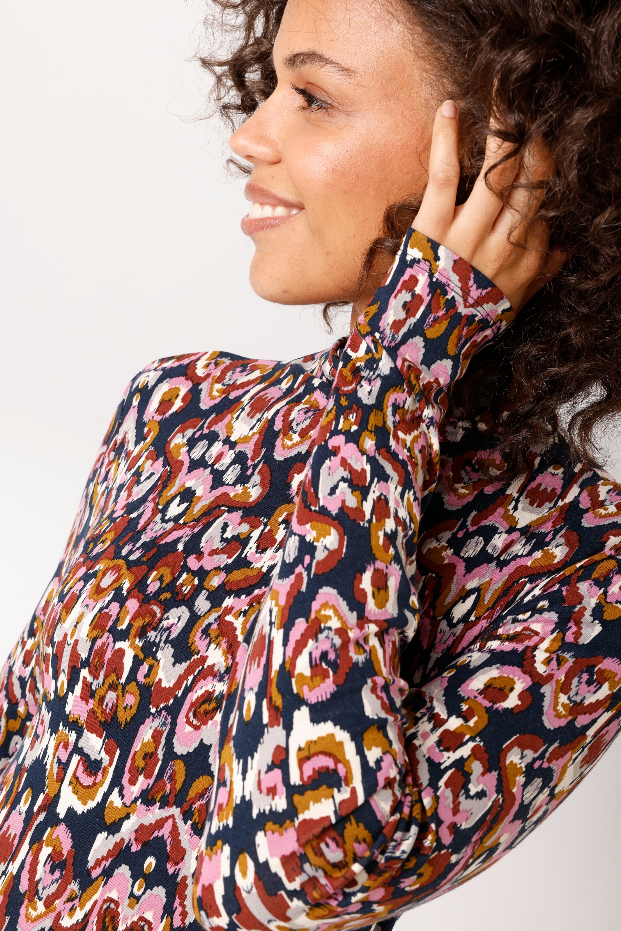 Aniston CASUAL Jerseykleid mit trendfarbenem, grafischen Druck - NEUE KOLLEKTION