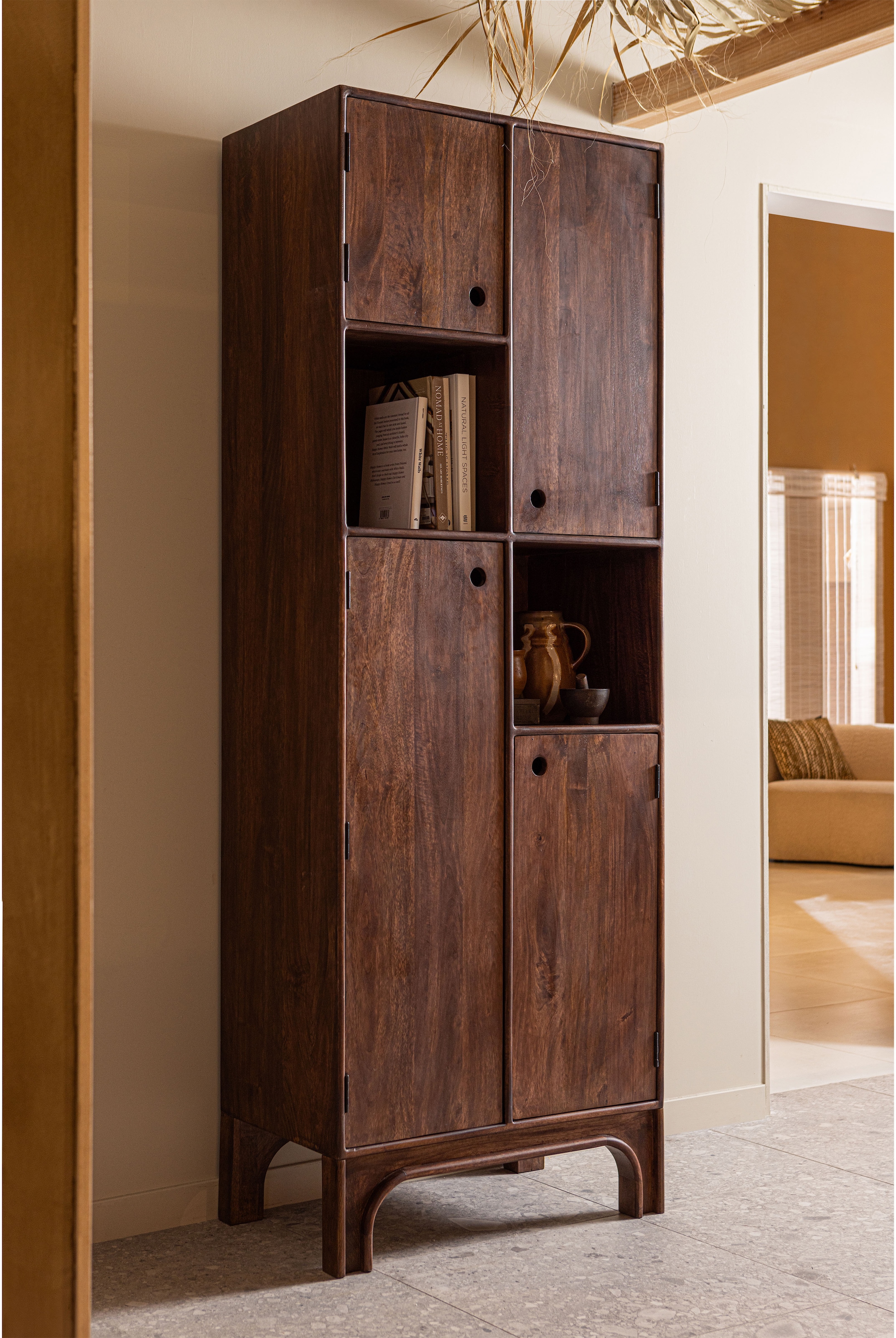 WOOOD Mehrzweckschrank »WOOOD STAES STAUSCHRANK MANGO HOLZ WALNUSS« schmaler Hochschrank aus Eichenmelamin, modernes Design, viel Stauraum