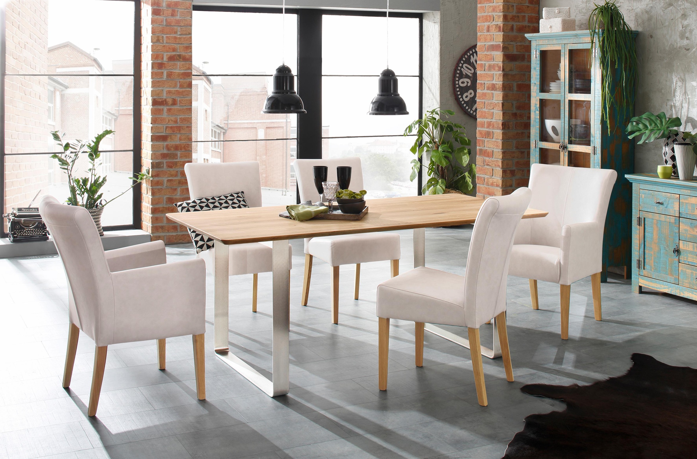 Home affaire Esszimmerstuhl »Queen Polsterstuhl BESTSELLER«, (Set), 2 St., Kunstleder, verschiedene Bezüge, Gestell Massivholz