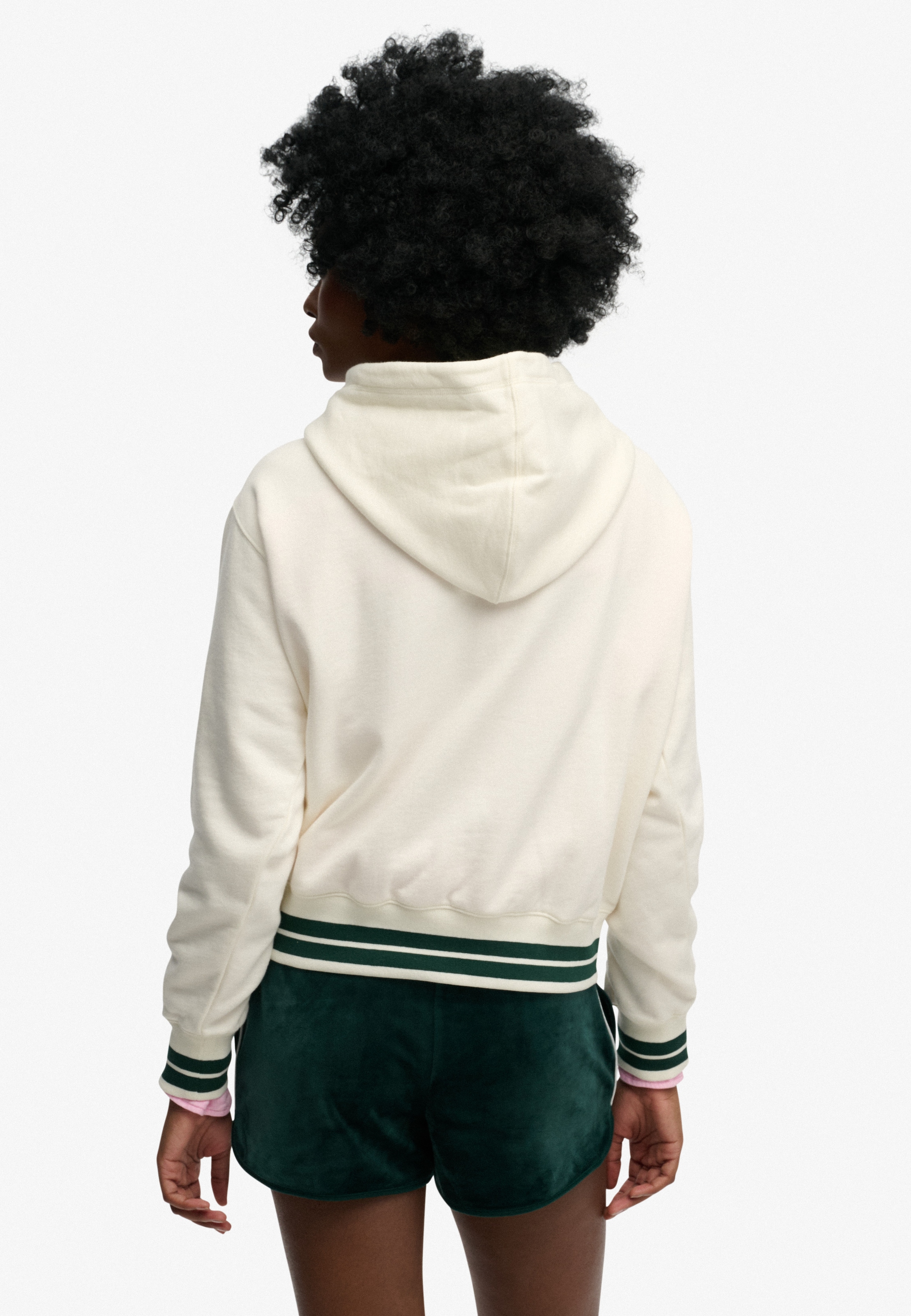 Superdry Kapuzensweatshirt »COUNTRY CLUB VARSITY HOOD«, besondere Stickerei in glänzender Optik
