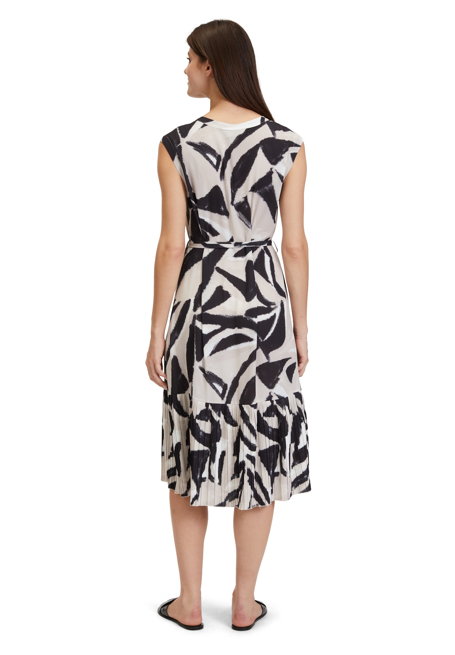 Betty&Co Volantkleid »Betty & Co Volantkleid mit Print«, Plissee
