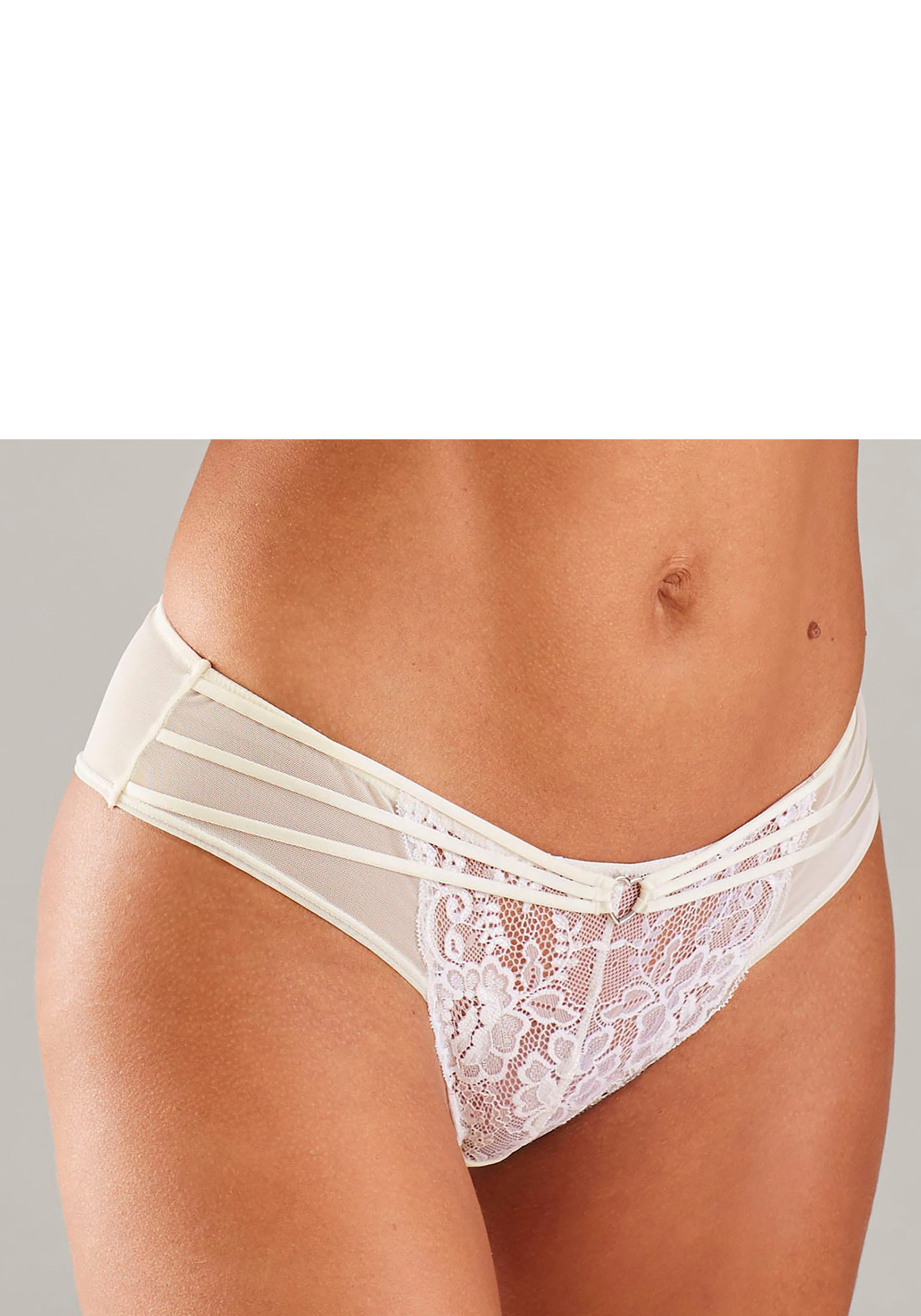 Vivance Stringpanty »Francesca«, mit feinem Herzaccessoire