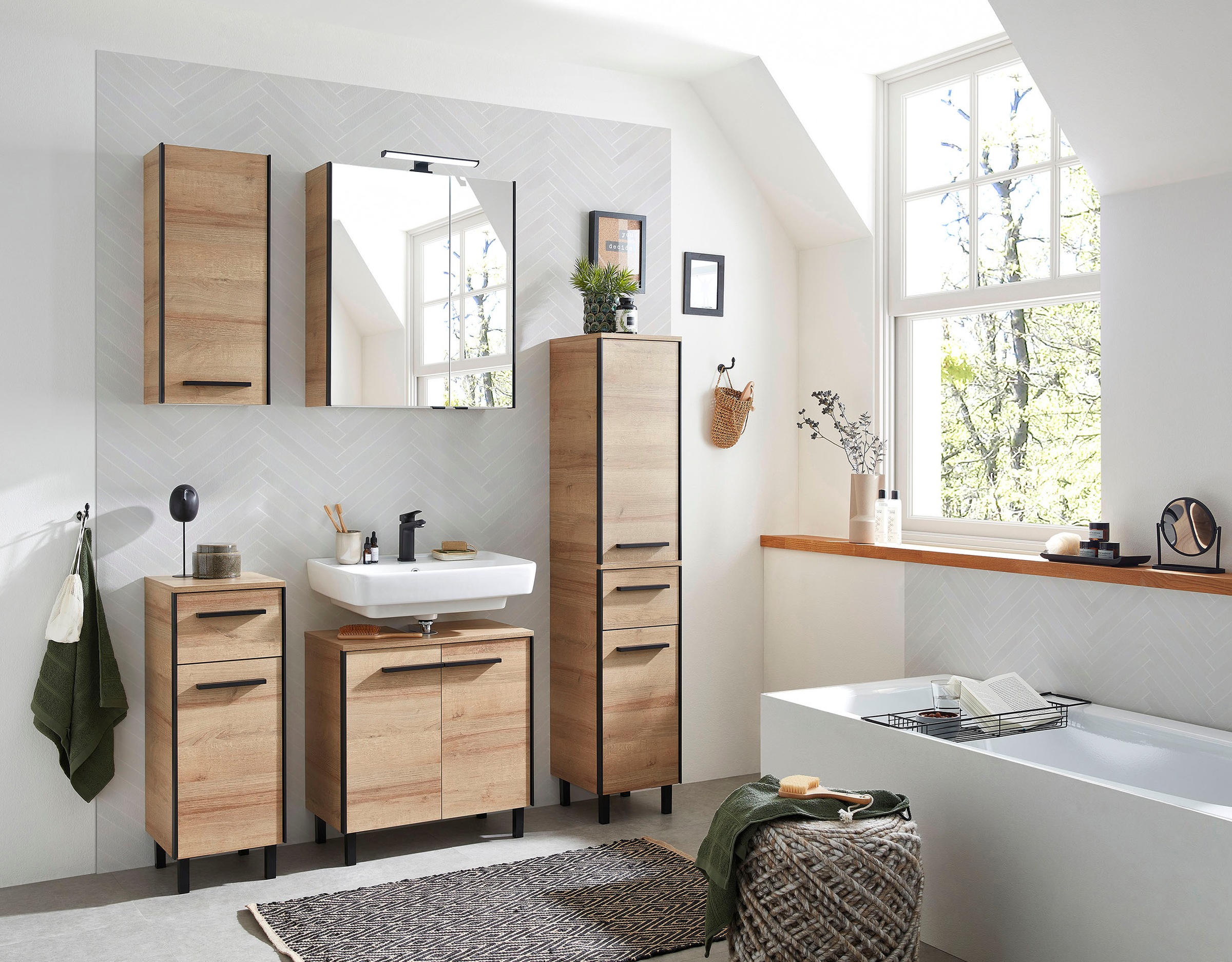 Saphir Badmöbel-Set »Quickset 395 4-teilig, Waschbeckenunterschrank mit LED-Spiegelschrank«, (4 St.), Unterschrank, Hängeschrank inkl. Türdämpfer, 6 Türen, 1 Schublade