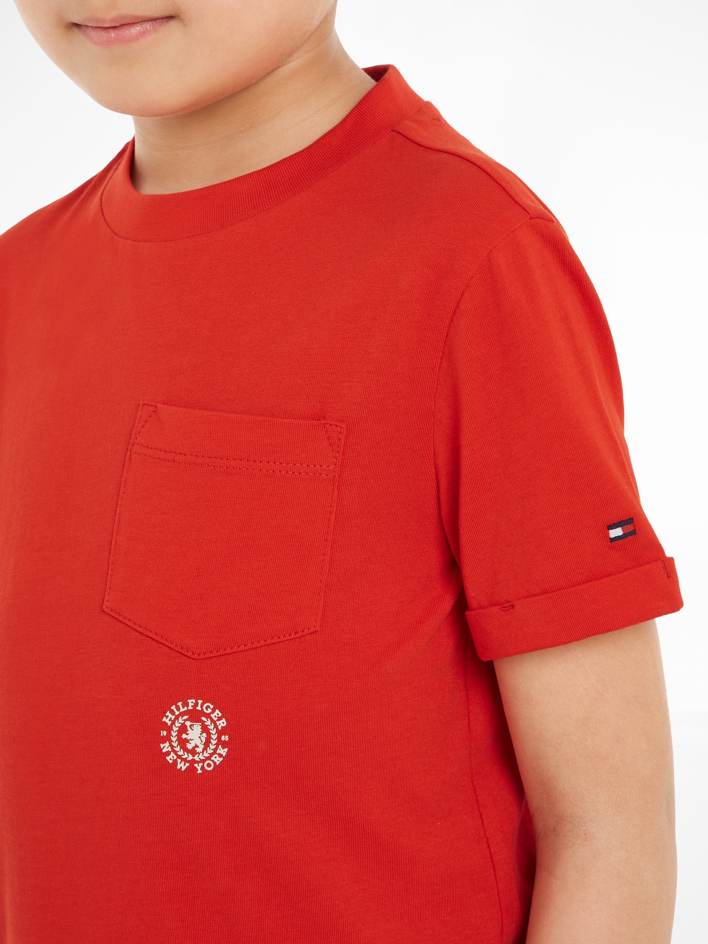 Brusttasche »CREST Hilfiger T-Shirt Tommy BAUR LOGO | mit S/S«, TEE kaufen POCKET