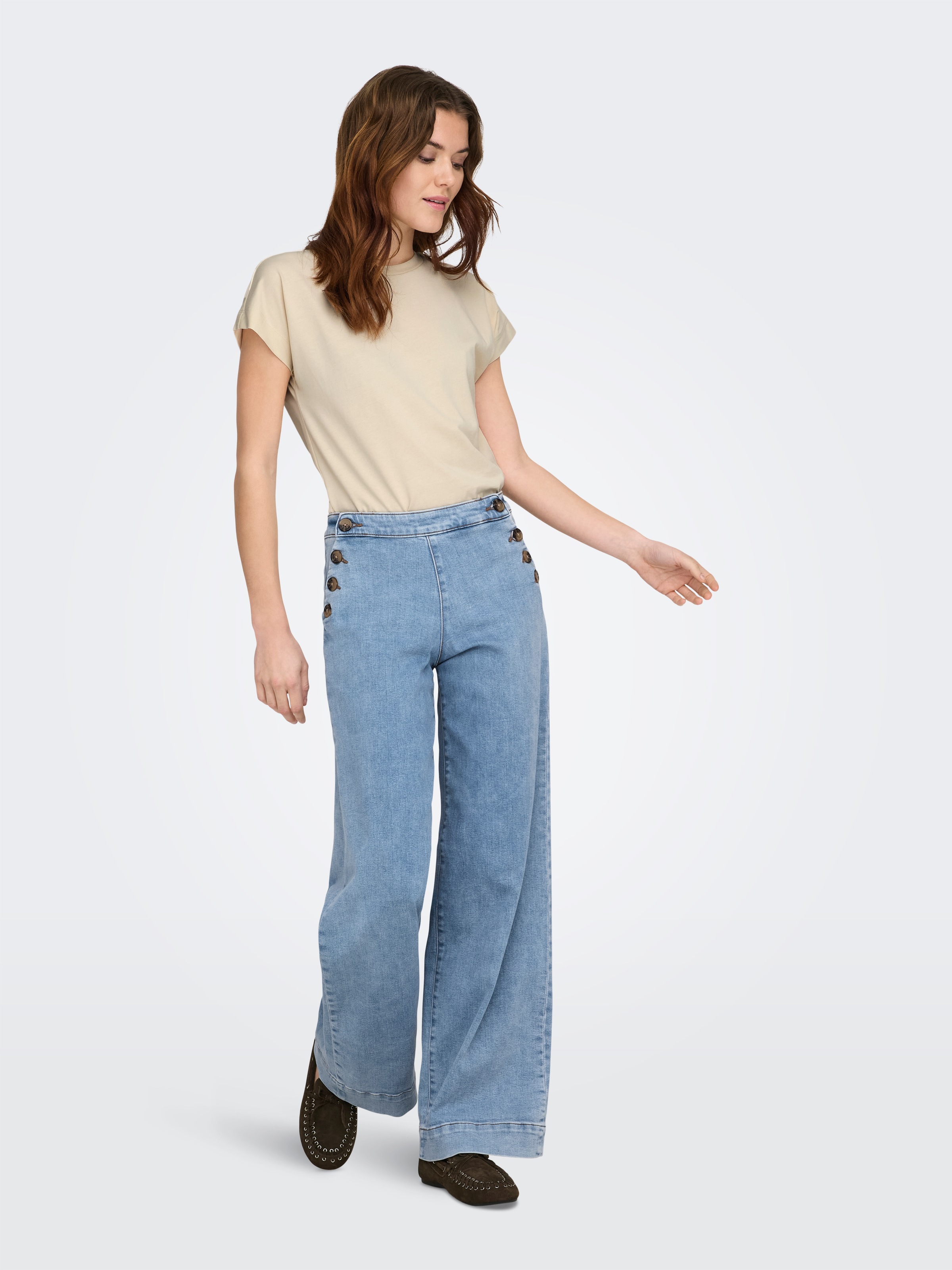 High-waist-Jeans ONLY "ONLMADISON HW BUTTON WIDE DNM GEN223NOOS", Damen, Gr. 27, Länge 32, light blau denim, Denim/Jeans, Obermaterial: 90% Baumwolle, 8% Polyester, 2% Elasthan, unifarben, lang, Jeans High-Waist-Jeans, mit Knopf Details 5