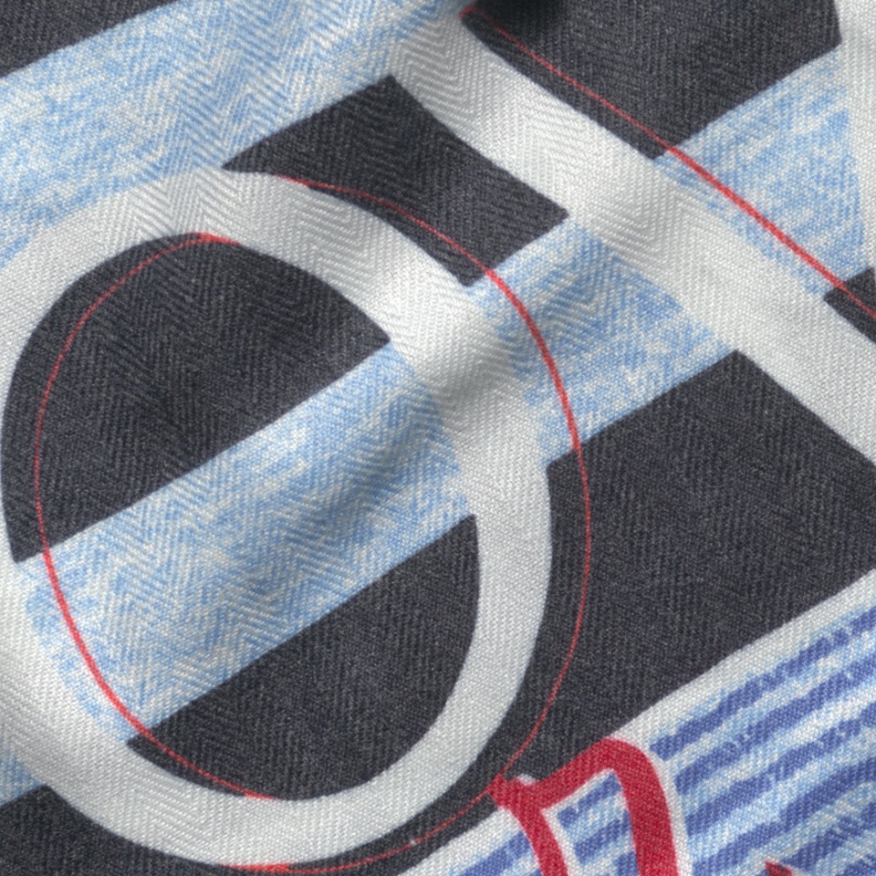 Cecil Loop, mit dekorativem Print