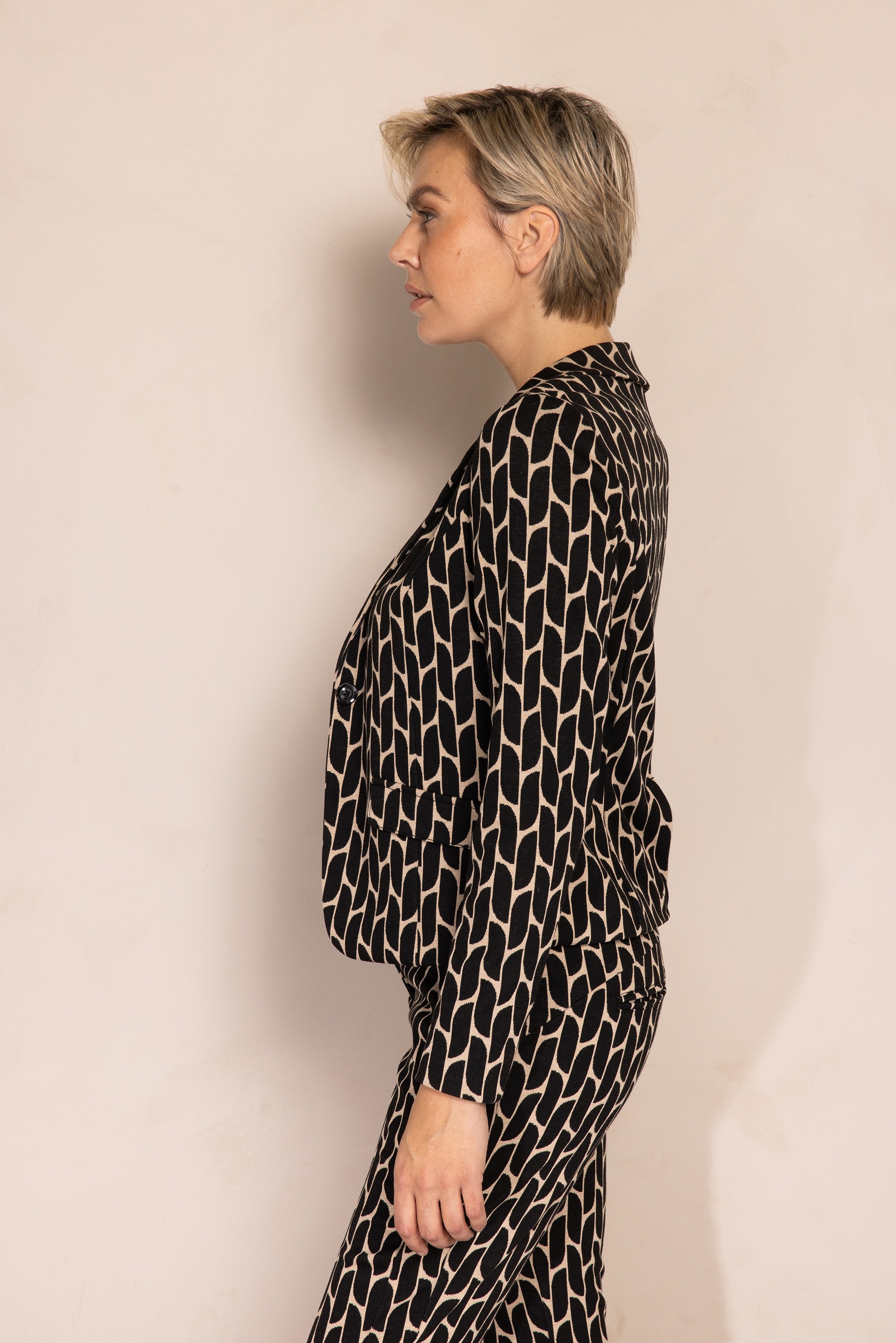 Thumbnail - Zhrill Kurzblazer "ZHBETSY" grafisches Allover-Muster, tailliert