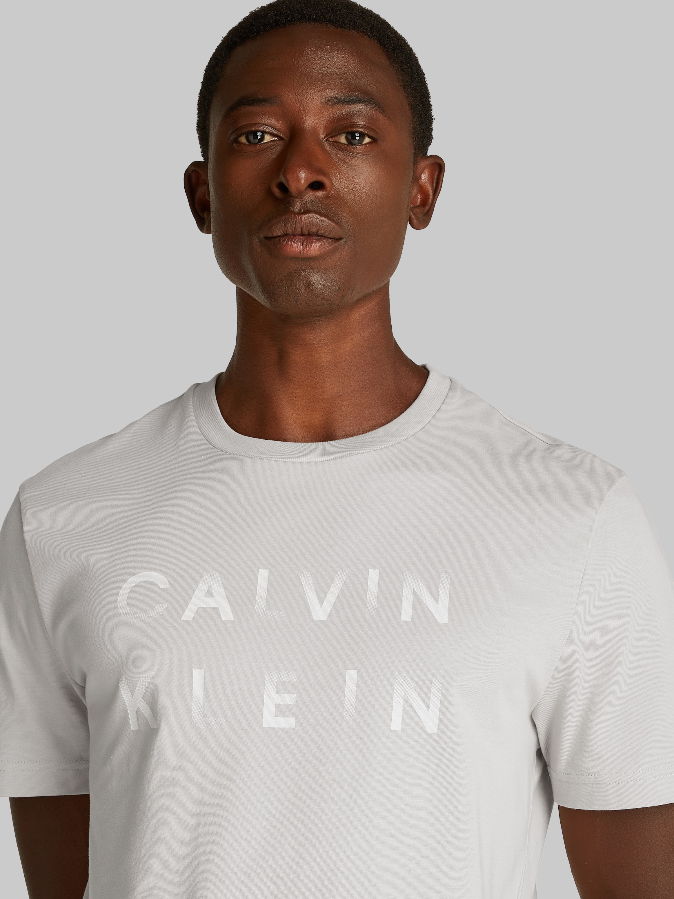 Calvin Klein T-Shirt »CP-ENLARGED LOGO T-SHIRT«, mit Logo auf der Brust