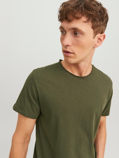 Jack & Jones Rundhalsshirt »JJEBASHER TEE O-NECK SS NOOS«, mit Rundhalsausschnitt