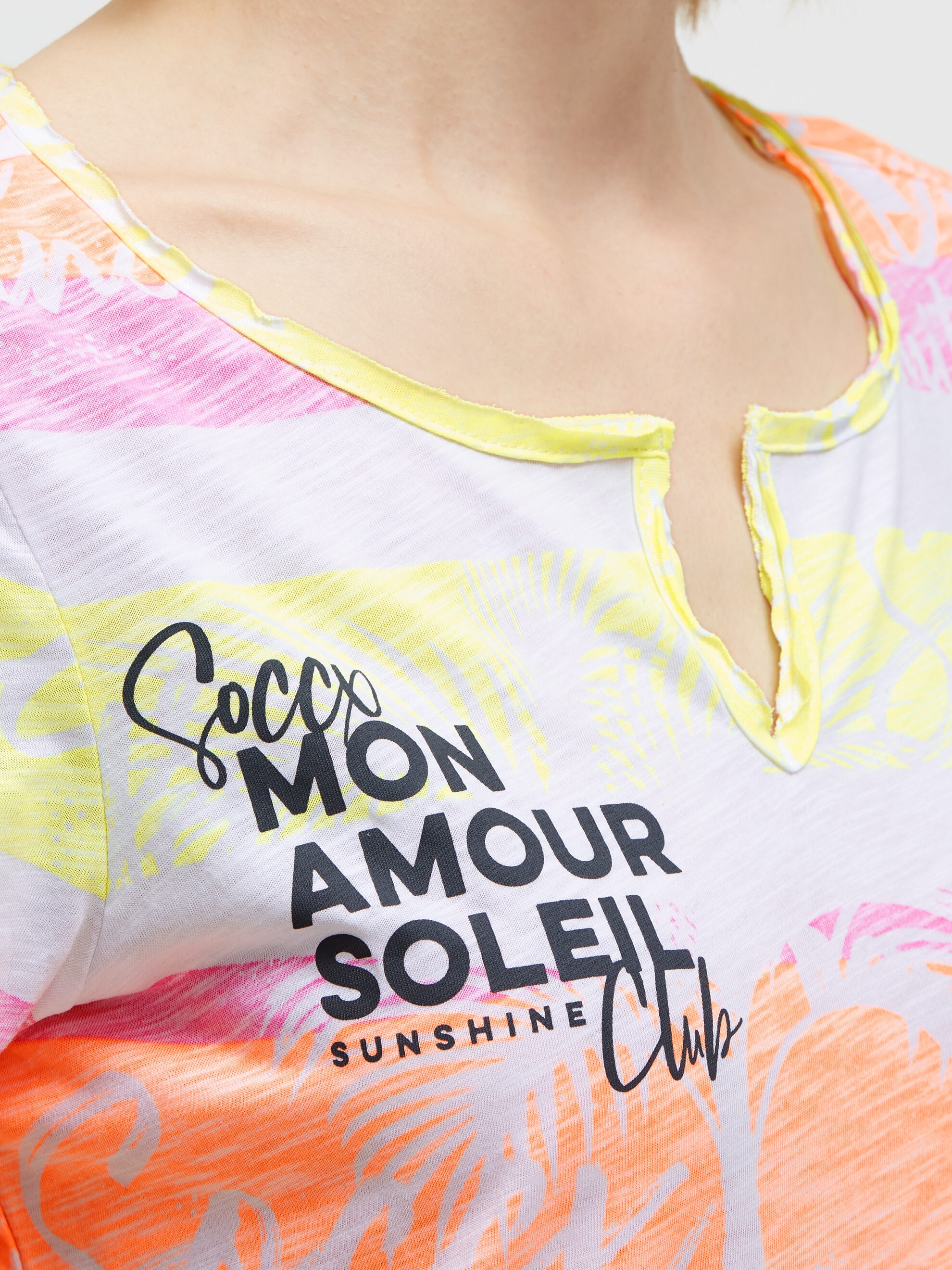 SOCCX V-Shirt mit All Over-Print