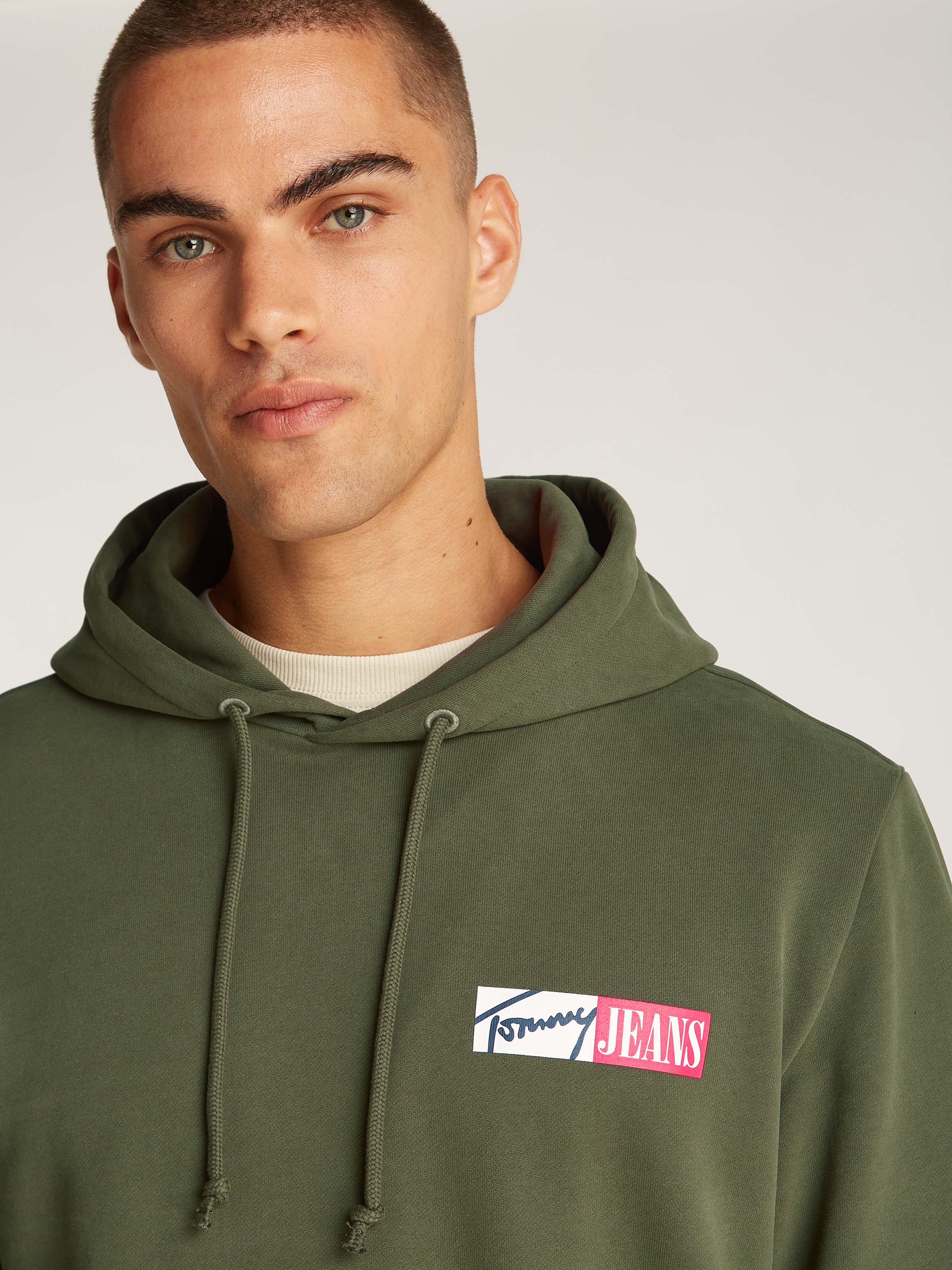 Tommy Jeans Hoodie »TJM REG ENTRY GRAPHIC HOODIE EXT«, mit Logo