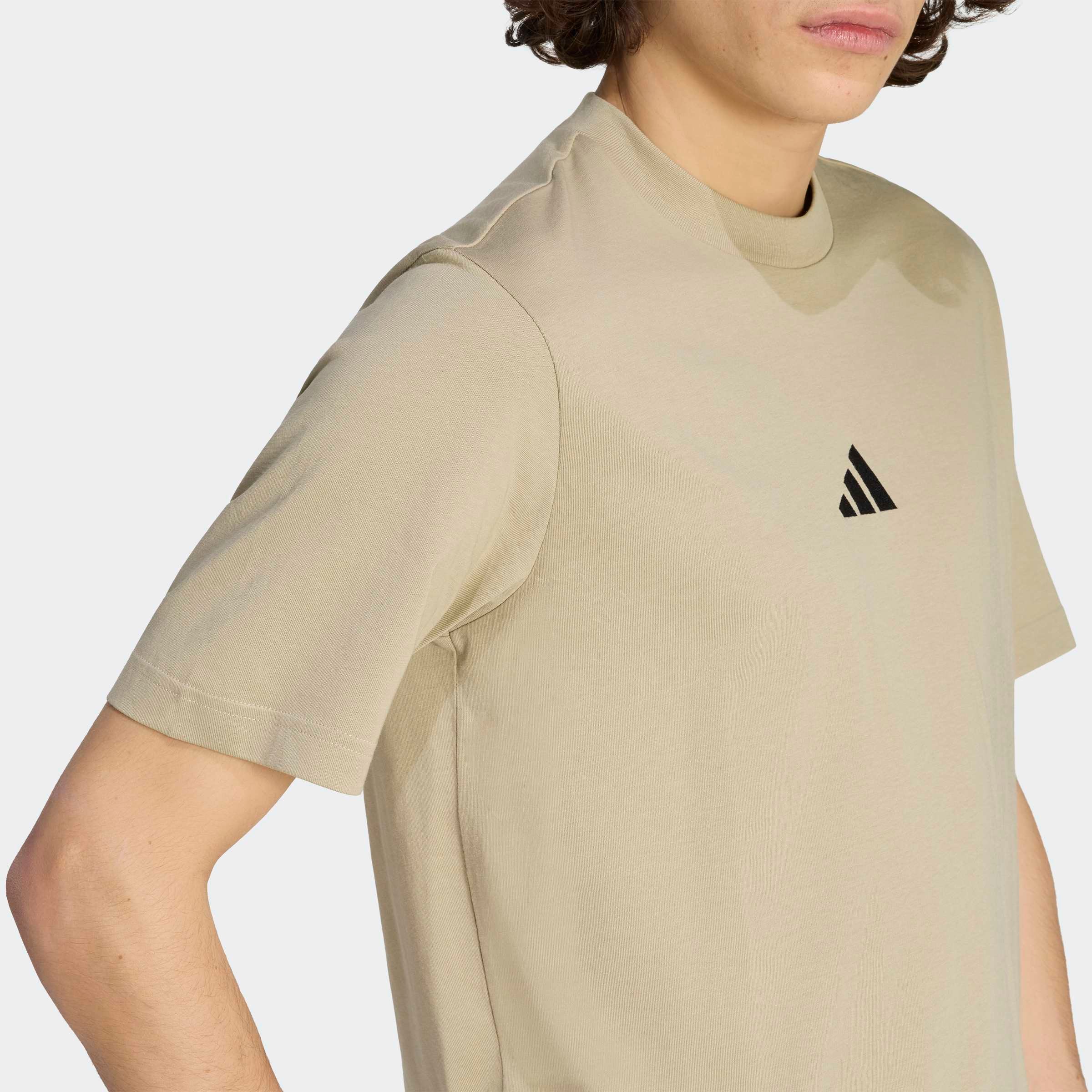 adidas Sportswear T-Shirt »ESSENTIALS SMALL LOGO SINGLE JERSEY« sportliches Kurzarmshirt, mit Rundhalsausschnitt, normale Länge