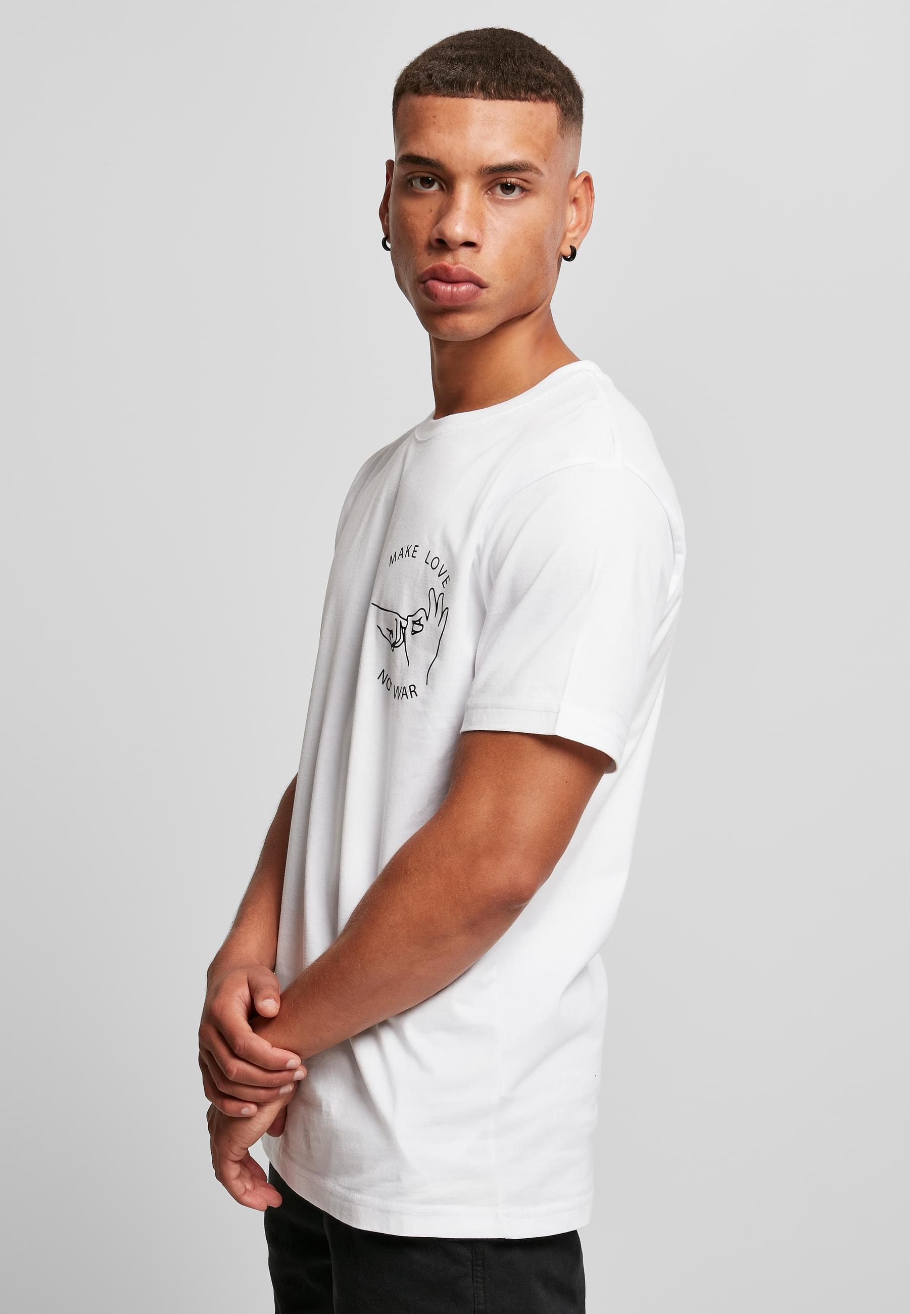 MisterTee T-Shirt »MisterTee Herren Make Love Tee«, (1 tlg.)