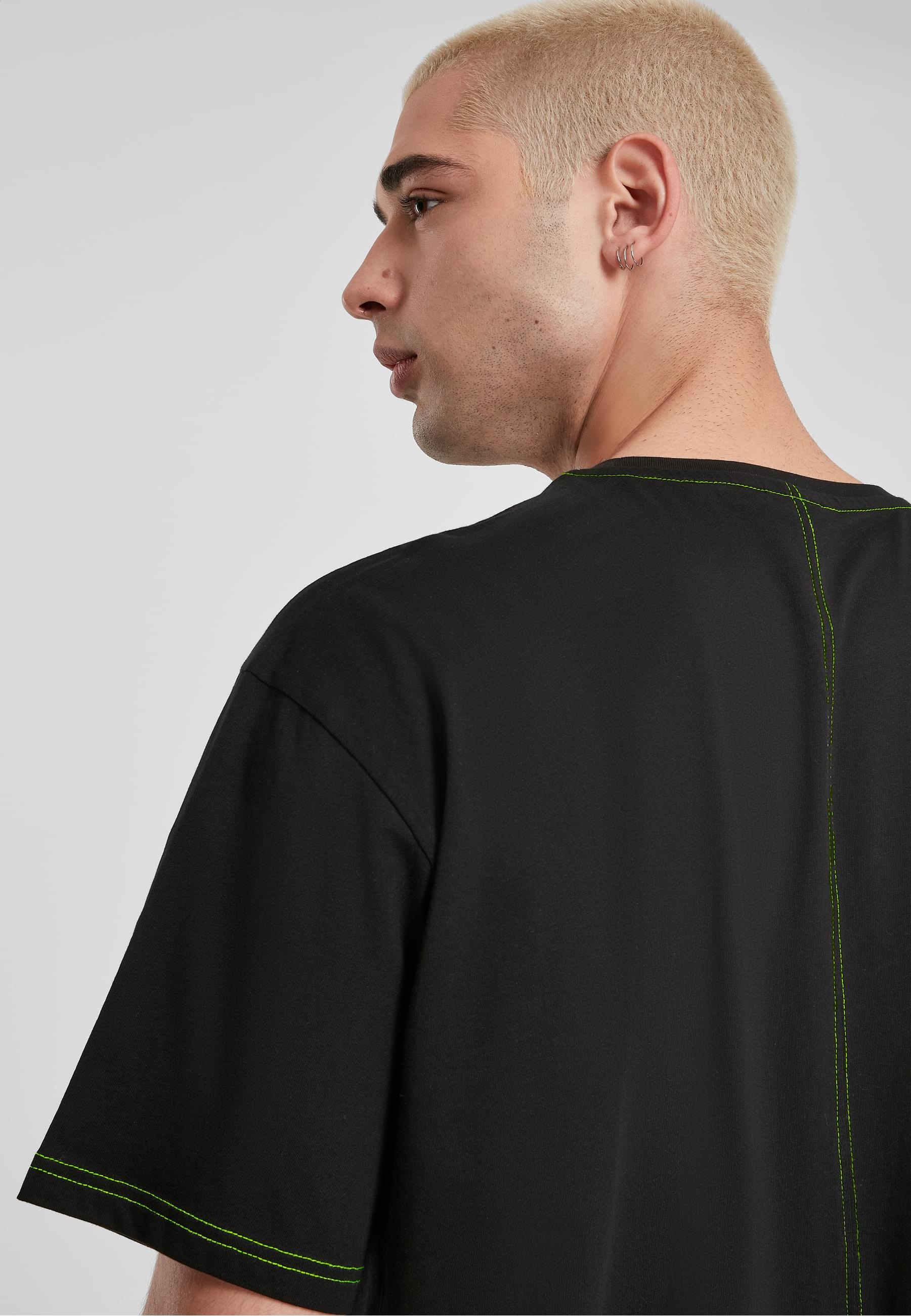 URBAN CLASSICS Kurzarmshirt »Urban Classics Herren Heavy Oversized Contrast Stitch Tee«, (1 tlg.)