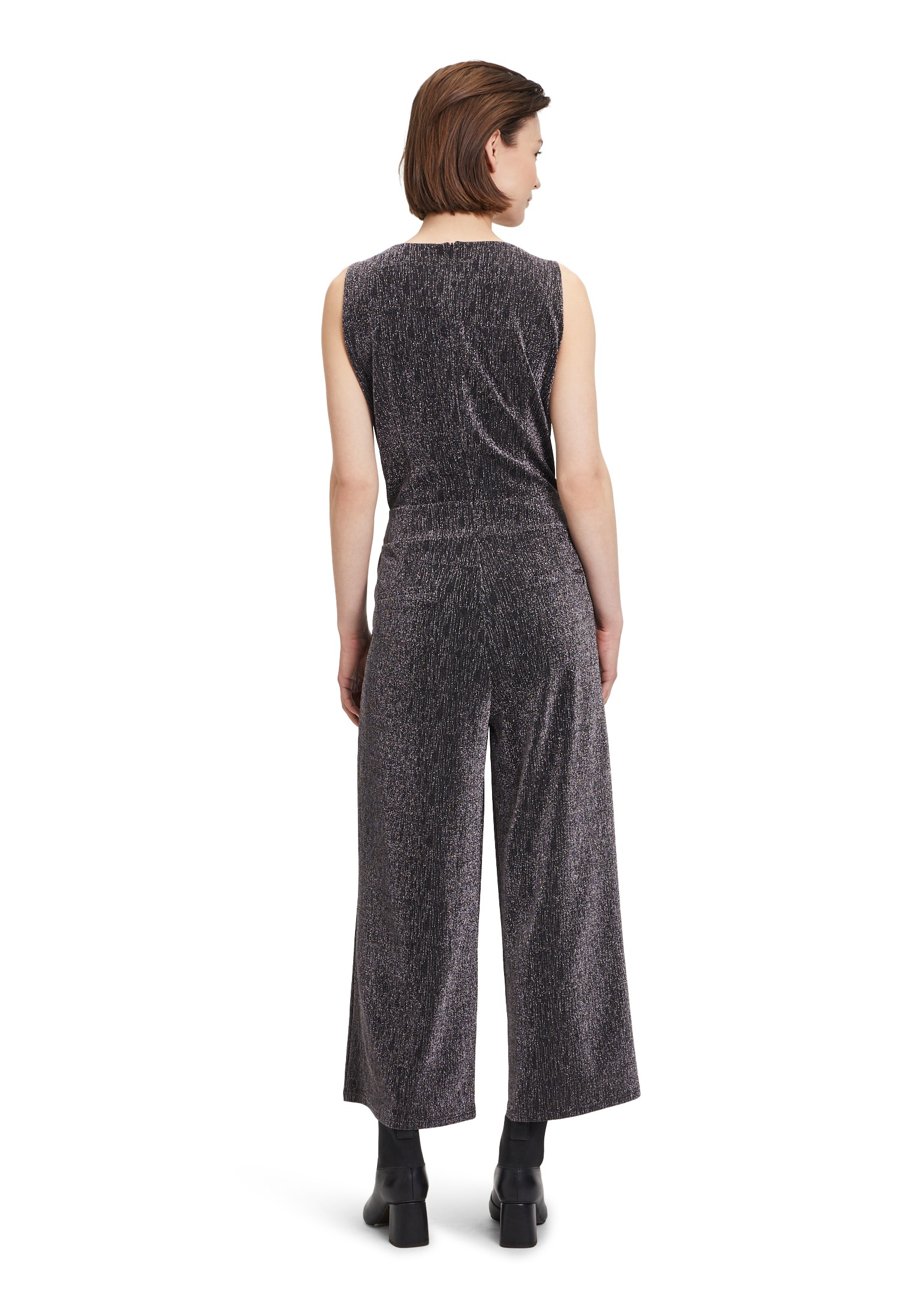 Betty&Co Overall »Betty & Co Jumpsuit ohne Arm«, (1 tlg.), Falten