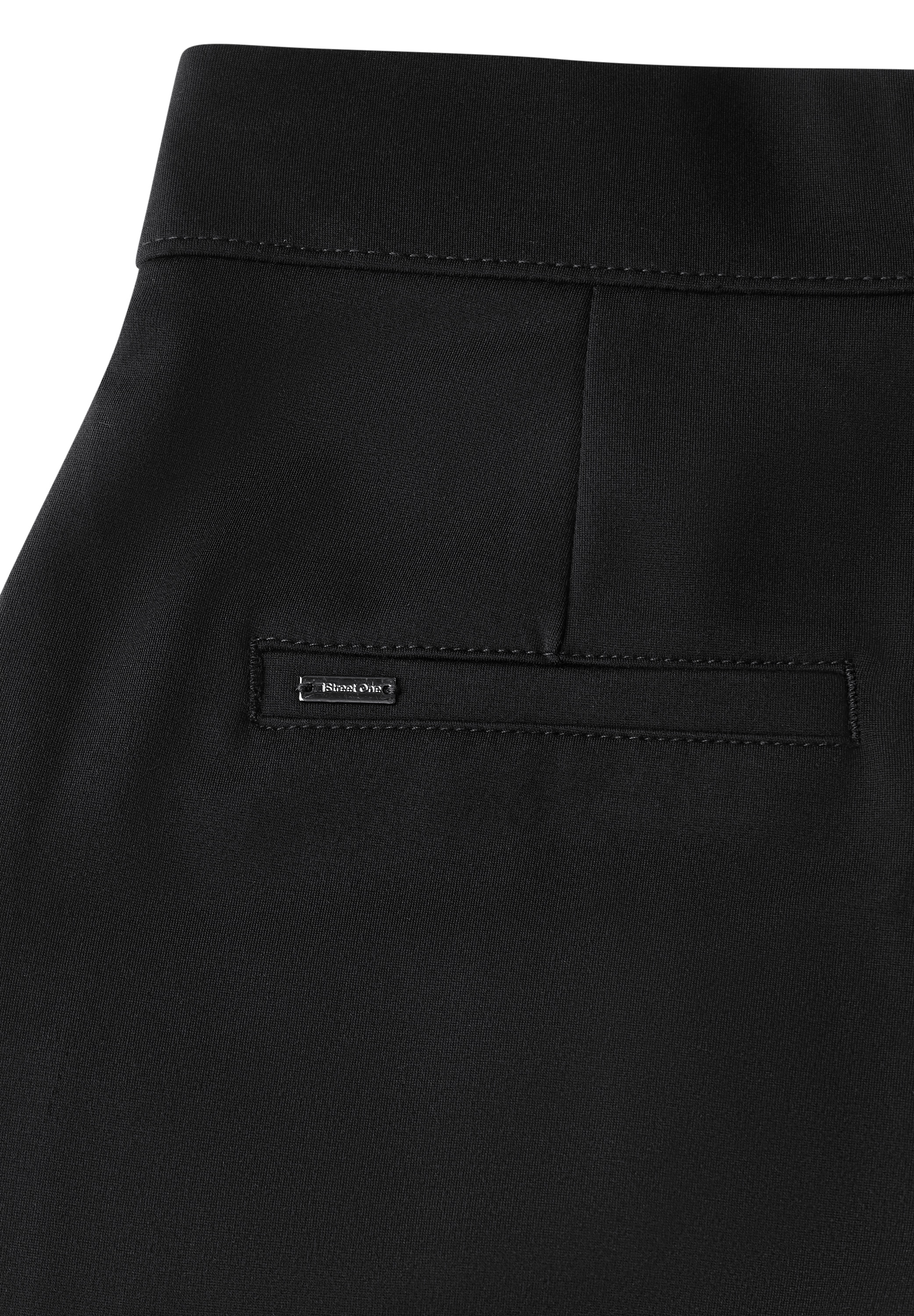 STREET ONE Stoffhose, mit Knopfdetail am Bund