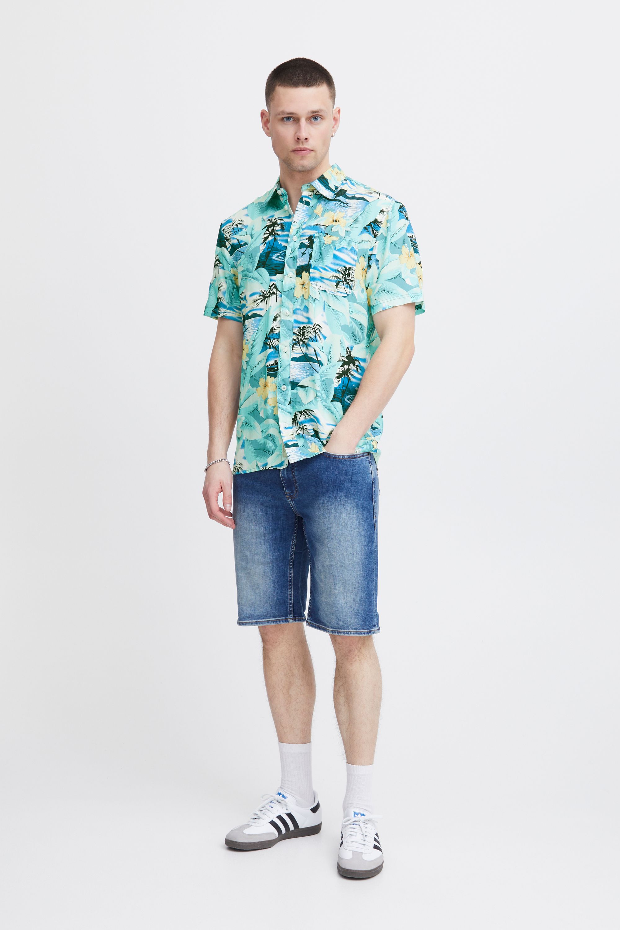 Thumbnail - Blend Kurzarmhemd "BHShirt" Lässiges Kurzarmhemd mit Brusttasche und Print