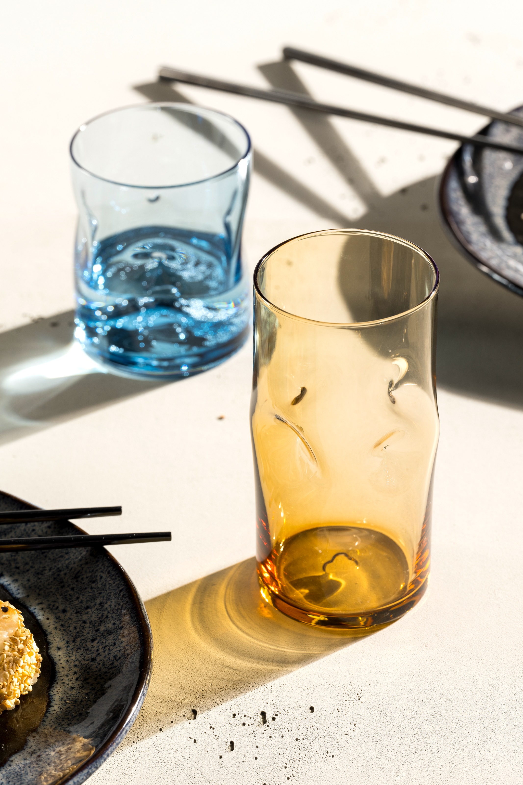 LEONARDO Gläser-Set »Trinkglas VESUVIO, 300 ml, 4er-Set«, (Set, 4 tlg.), konische Form, markantes Design - mit Einquetschungen
