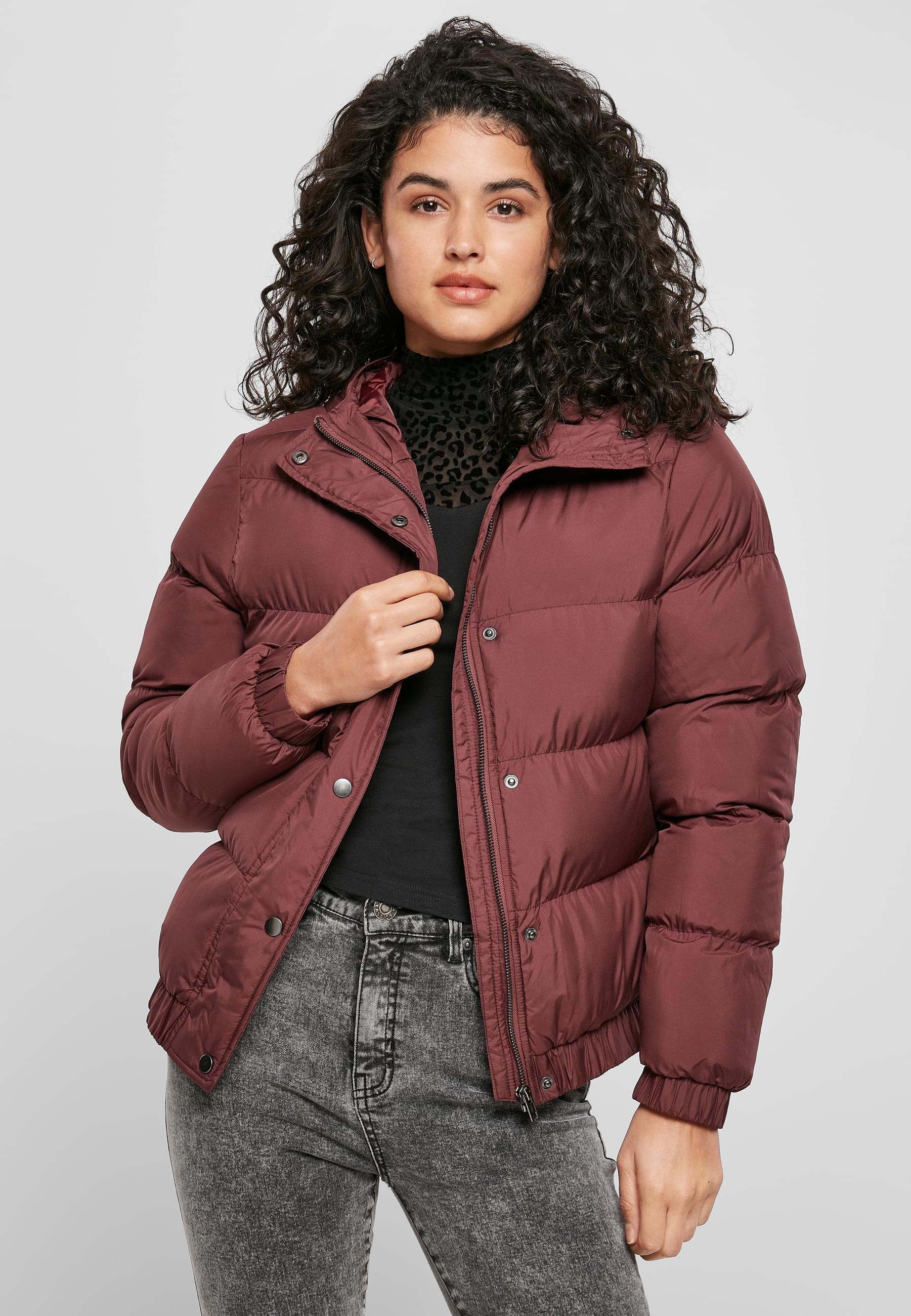 URBAN CLASSICS Winterjacke »Urban Classics Damen Ladies Hooded Puffer Jacket«, (1 St.), mit Kapuze