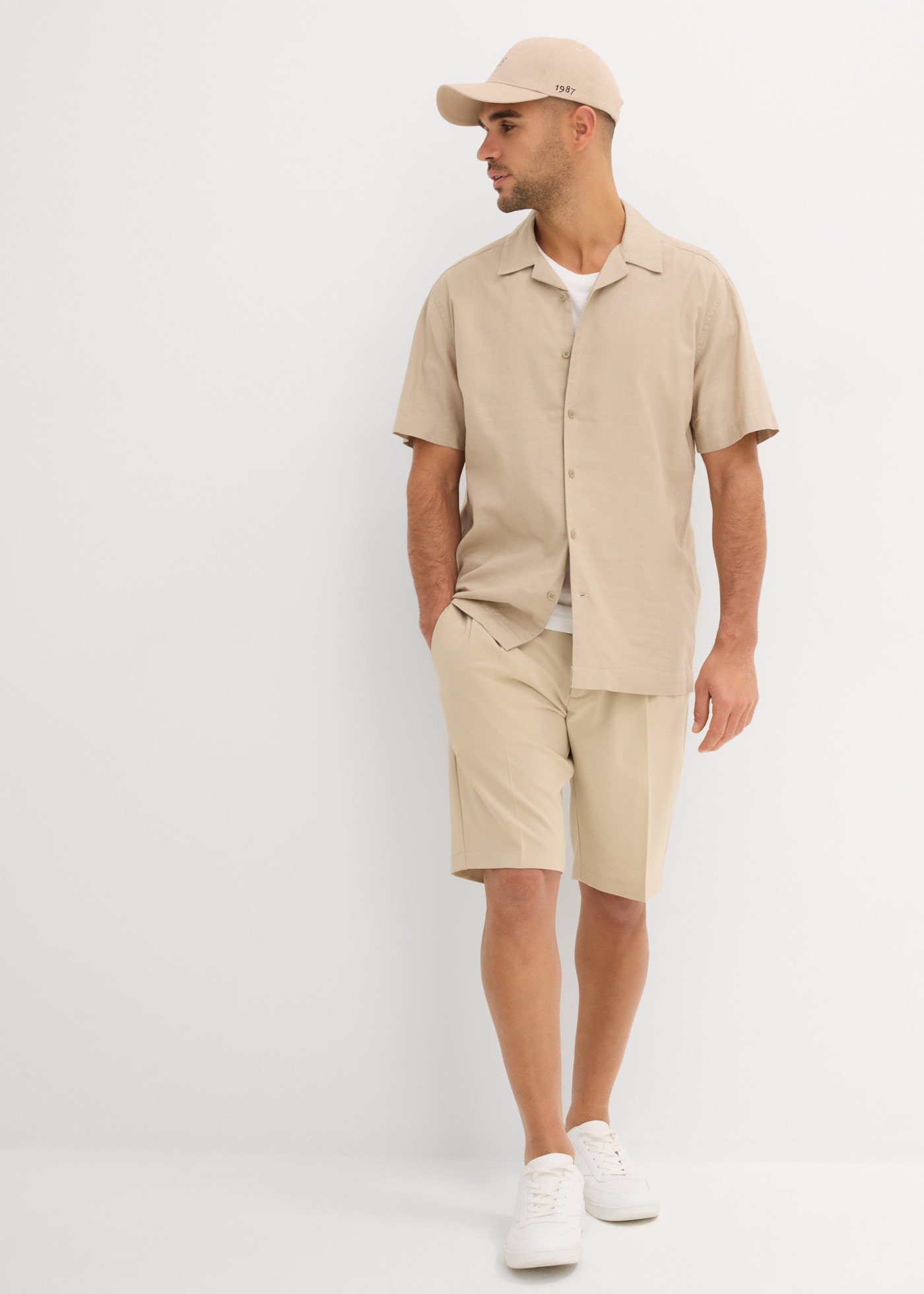 bonprix Kurzarmhemd Lockerer Loose Fit, Reverskragen, aus Leinen-Mix, Kurzarm-Design