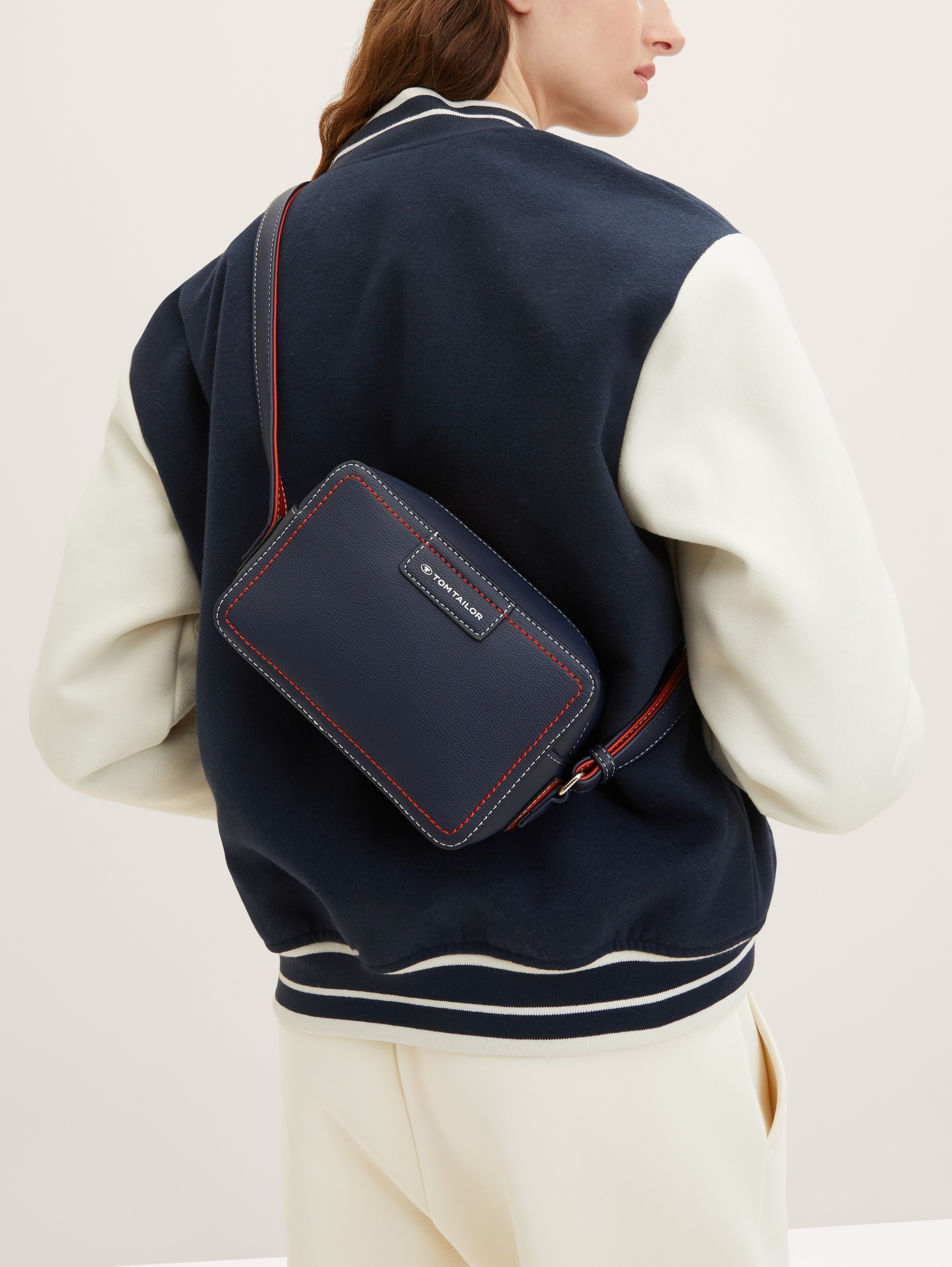 TOM TAILOR Handtasche »Miri Mare«, maritimer Stil mit Kontrastnähten und durchdachten Farbakzenten