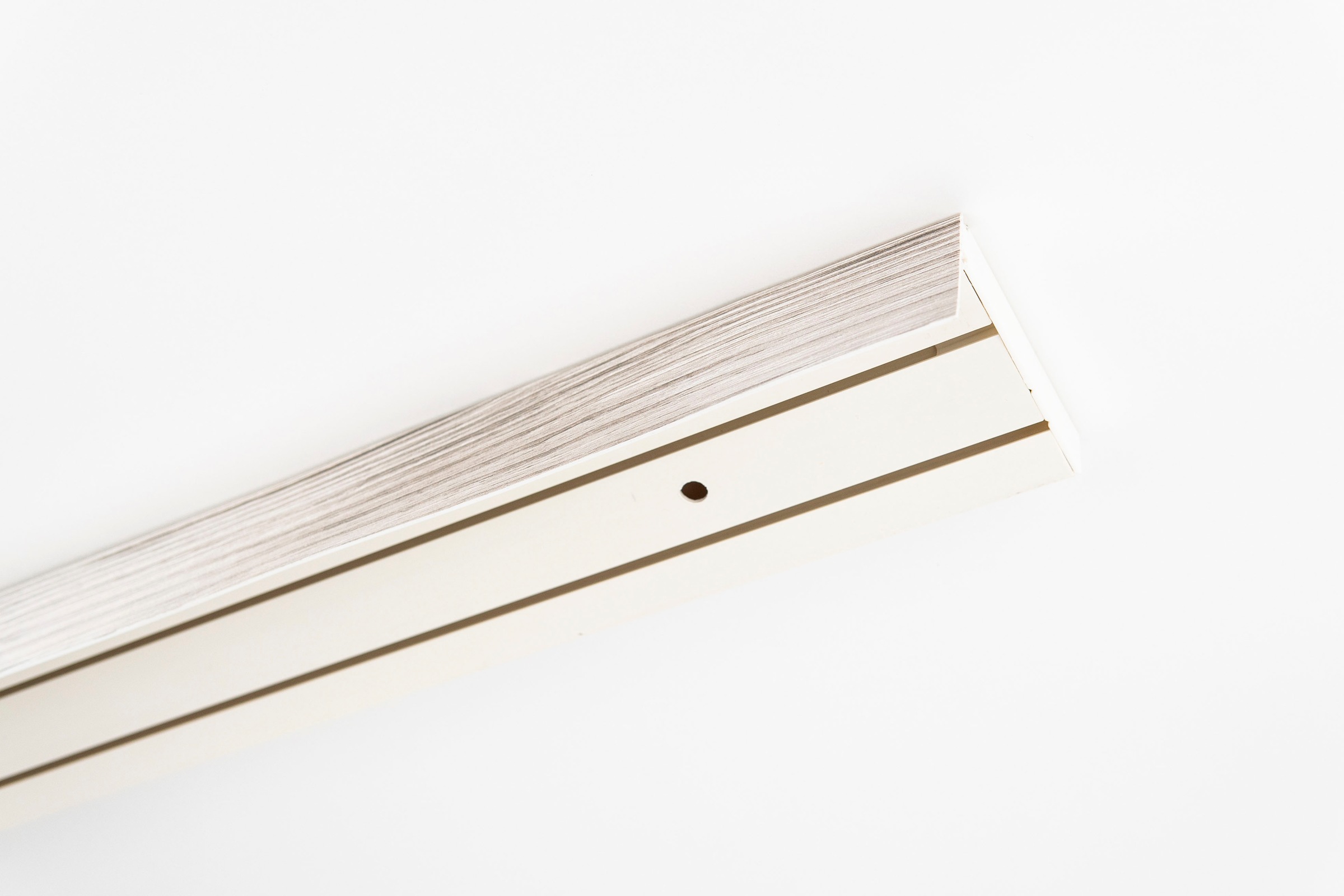 GARESA Gardinenschiene »Kunststoffschiene Montage, | BAUR verlängerbar, läufig-läufig, mit Blende«, 3 Wunschmaßlänge, Deckenmontage, einfache schlicht