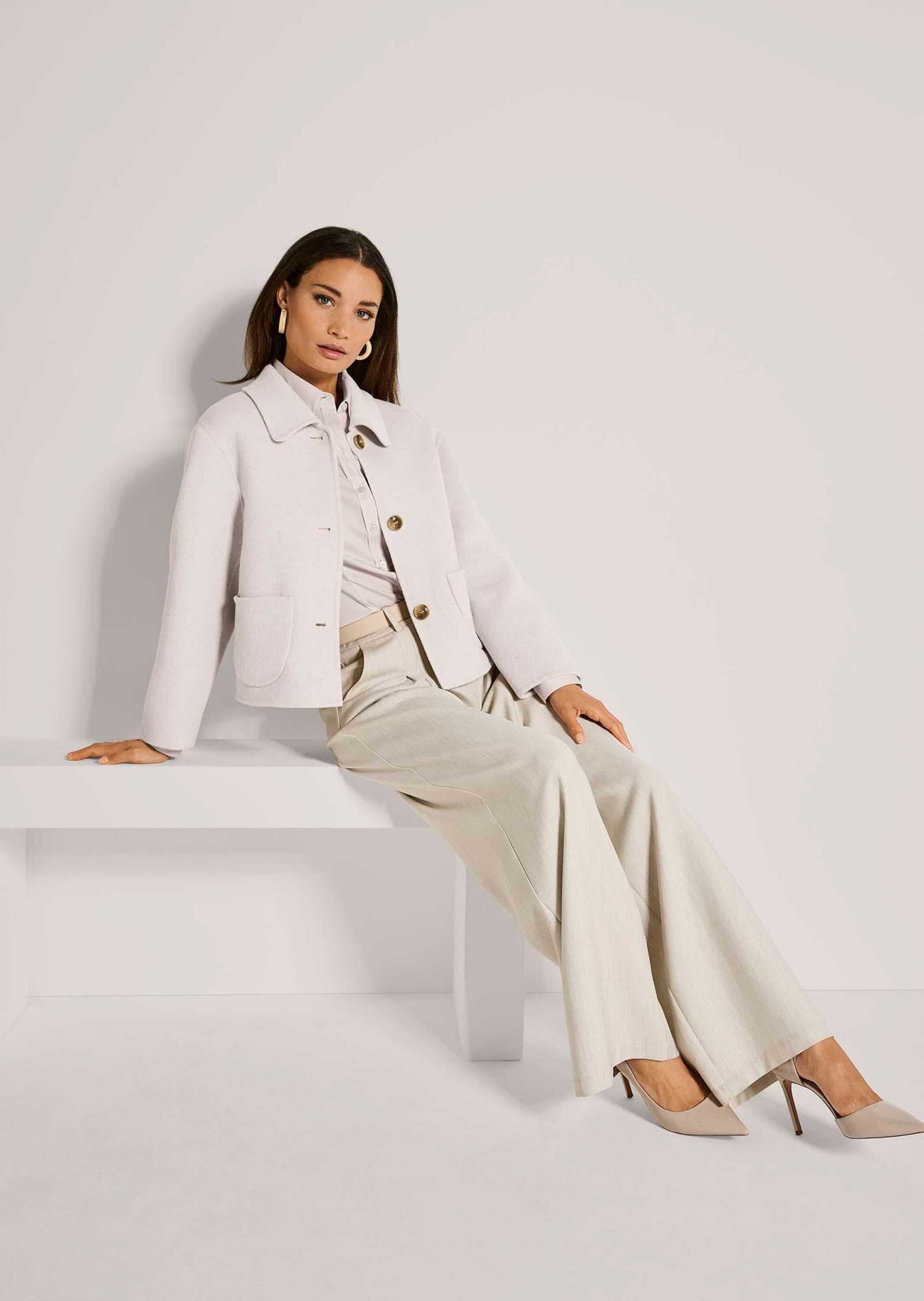 MADELEINE Kurzjacke »Kurzjacke Modische Jacke mit asymmetrischem Kragen«